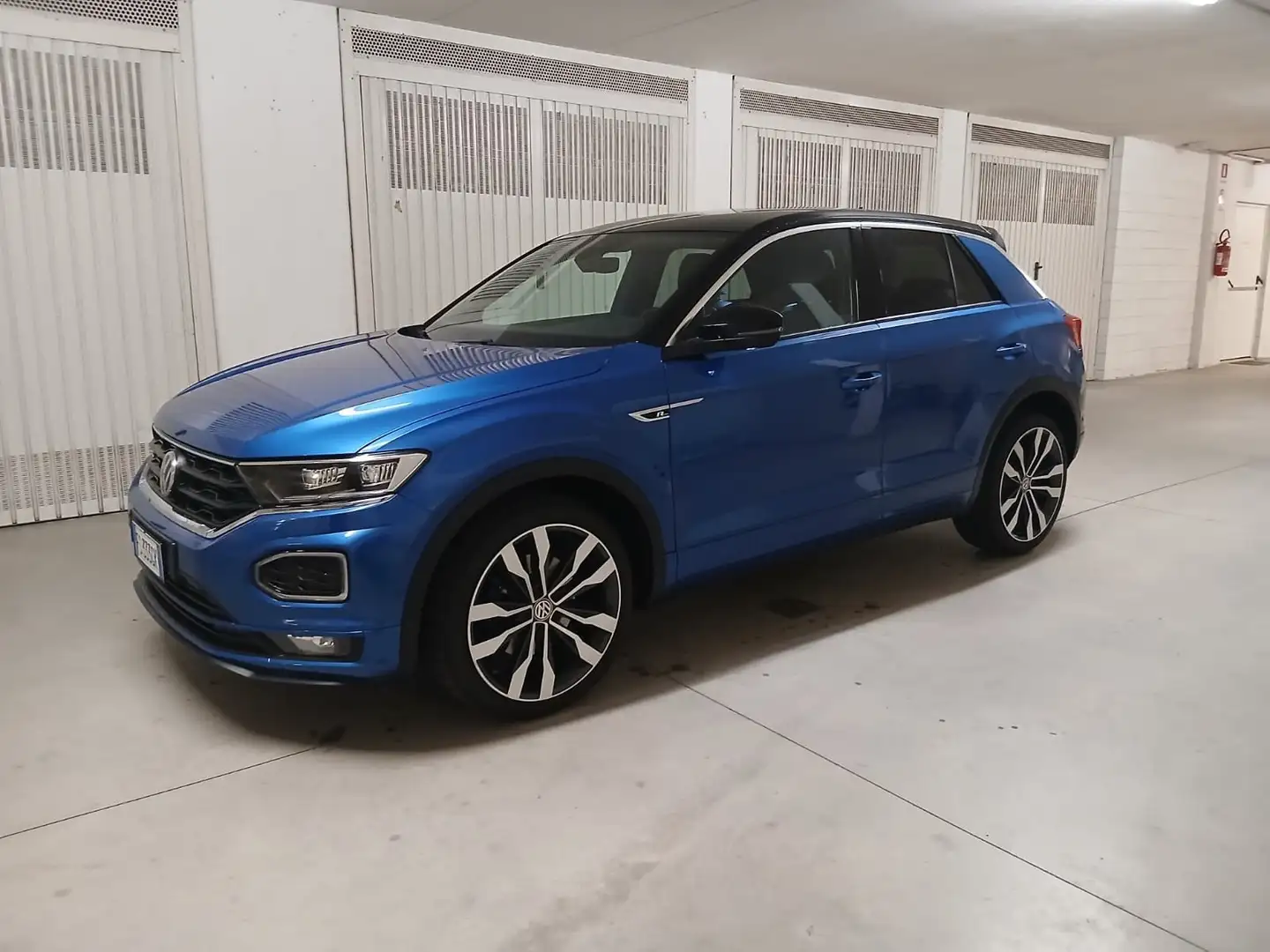 Volkswagen T-Roc 1.5 tsi R Line cambio DSG a € 312 mese Blu/Azzurro - 1