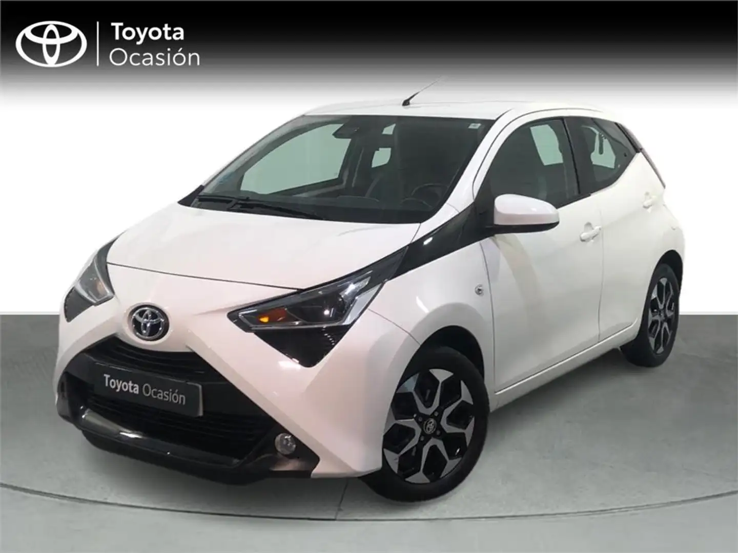 Toyota Aygo 5 Puertas x-play 70 Manual 5v Wit - 1