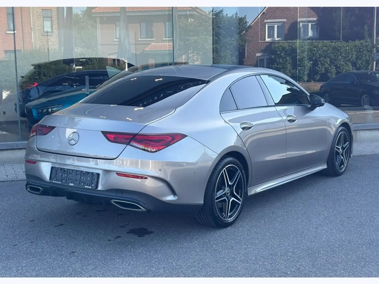 Mercedes-Benz CLA 200 200 d Coupé AMG Pack Night Toit Pano Beige - 2