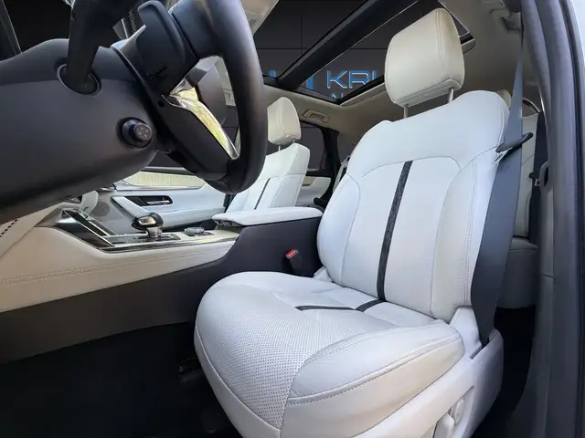Mazda CX-60 view 9