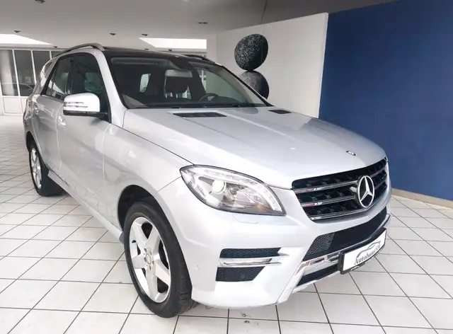 Mercedes-Benz ML 350 CDI*AMG PAKET*PANORAMA*1.HAND*