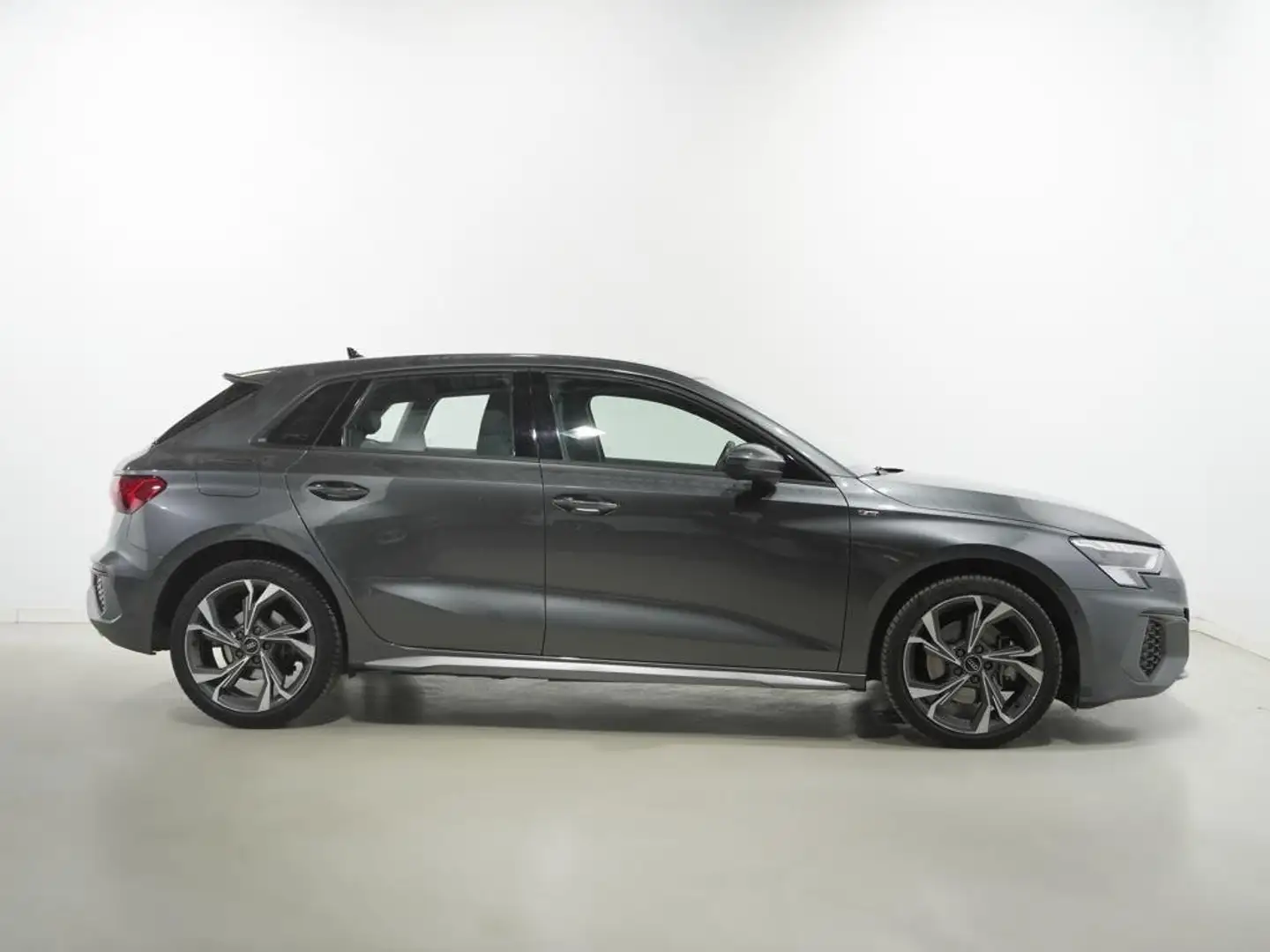 Audi A3 SB 40 TFSIe Genuine S tronic Gris - 2
