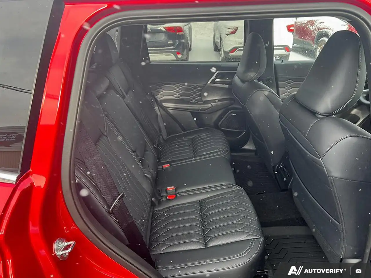 Mitsubishi Outlander снимка Mitsubishi Outlander