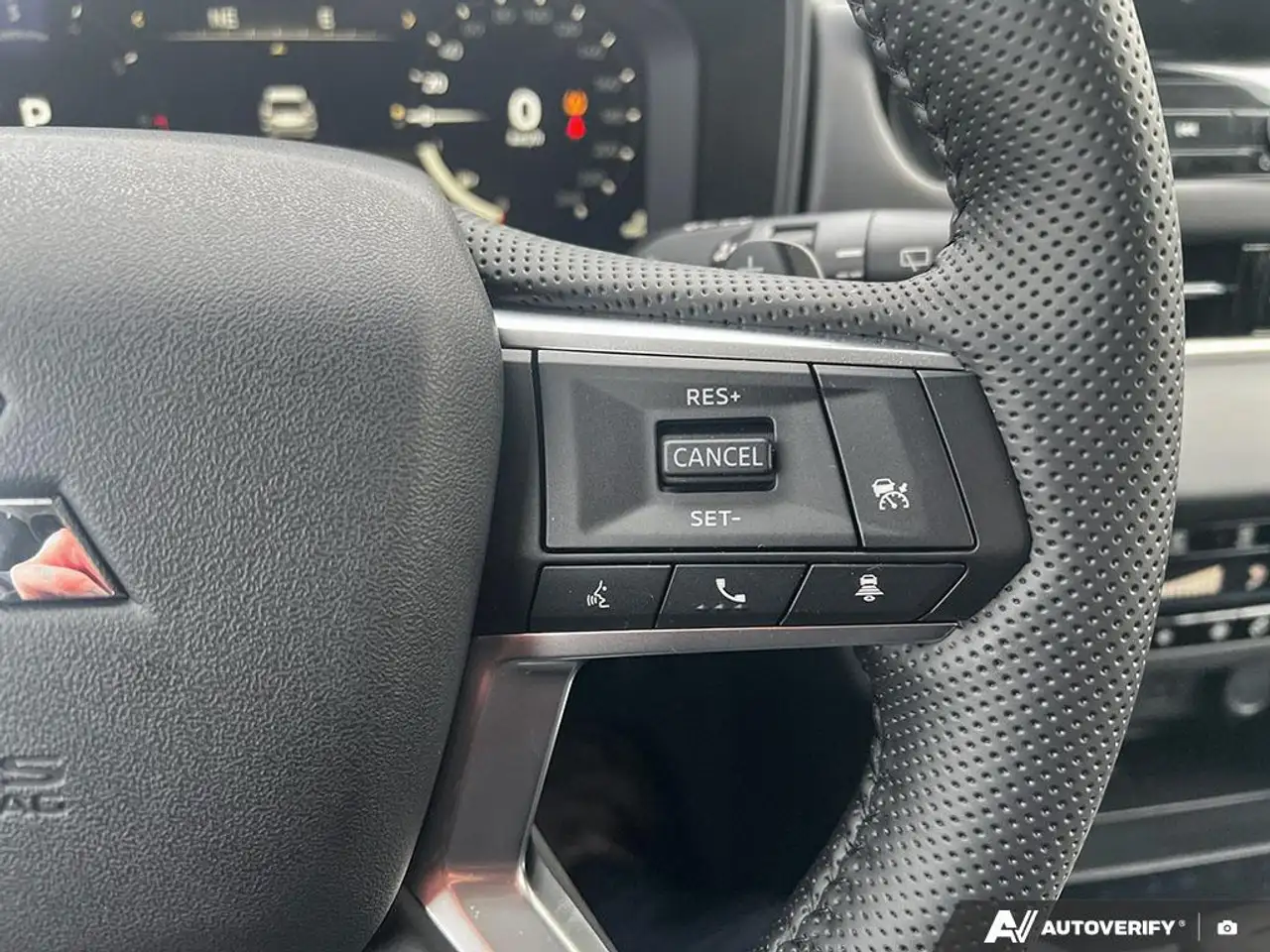 Mitsubishi Outlander снимка Mitsubishi Outlander