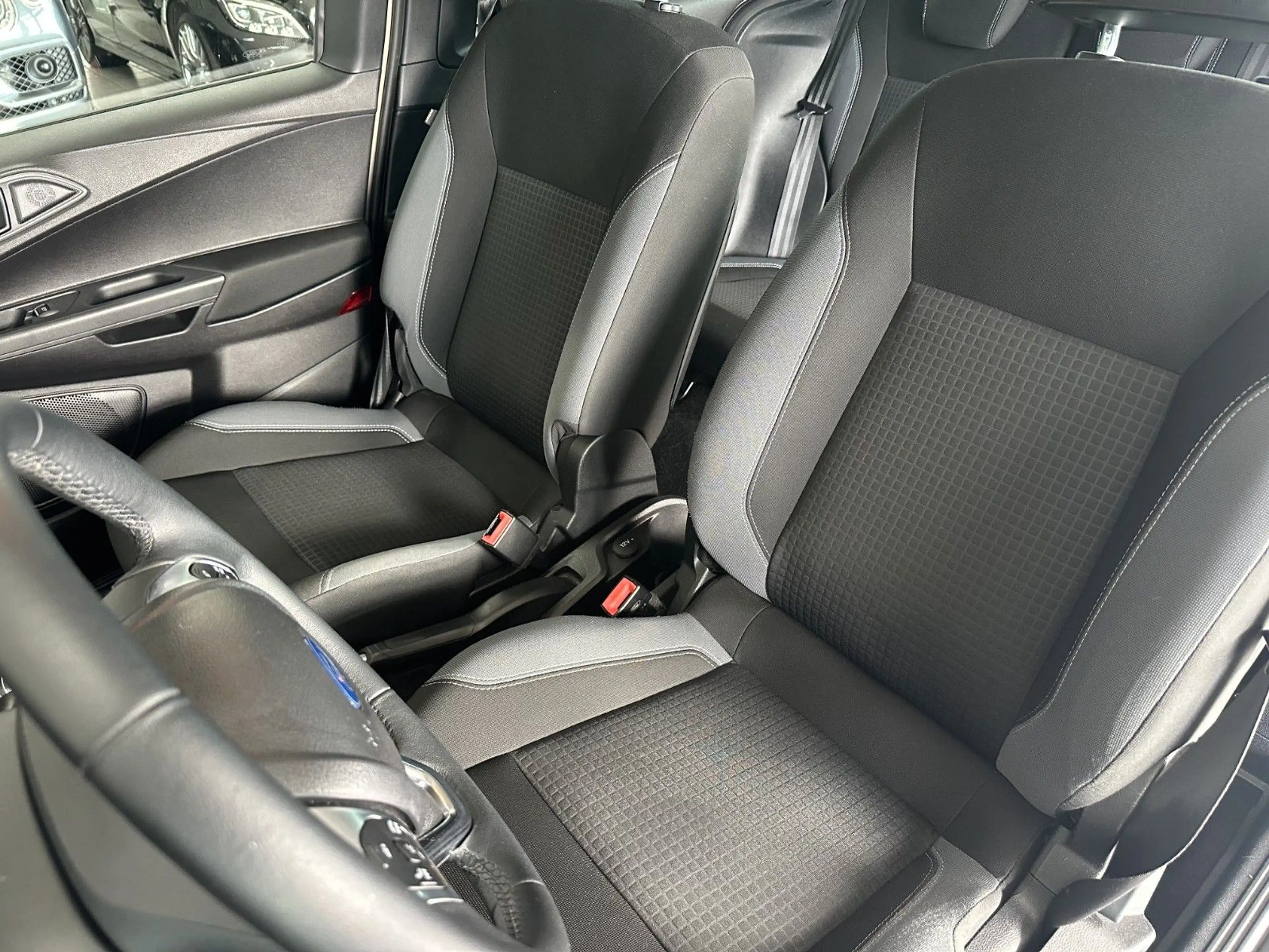 Ford B-Max B-MAX Sync Edition*SHZ*PDC*Zahnriemen-Neu* — photo 10