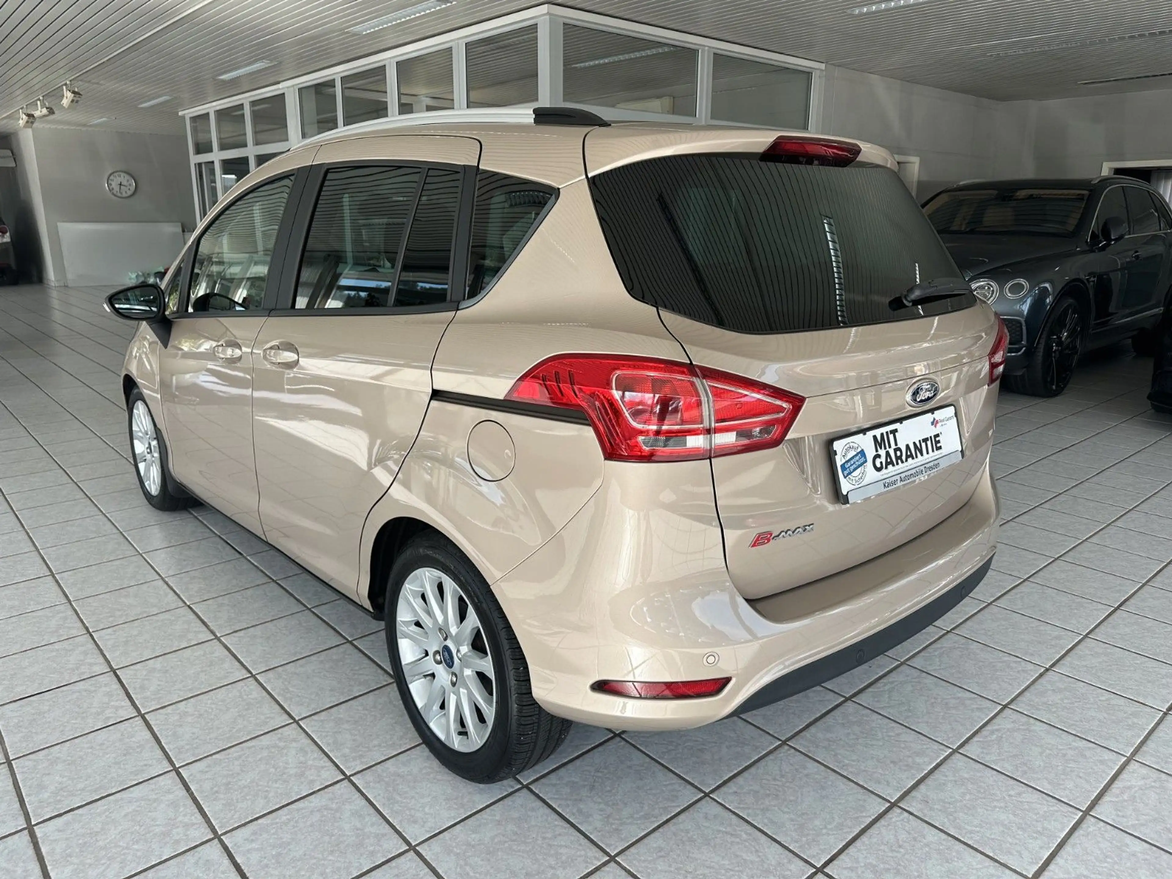 Ford B-Max B-MAX Sync Edition*SHZ*PDC*Zahnriemen-Neu* — photo 7