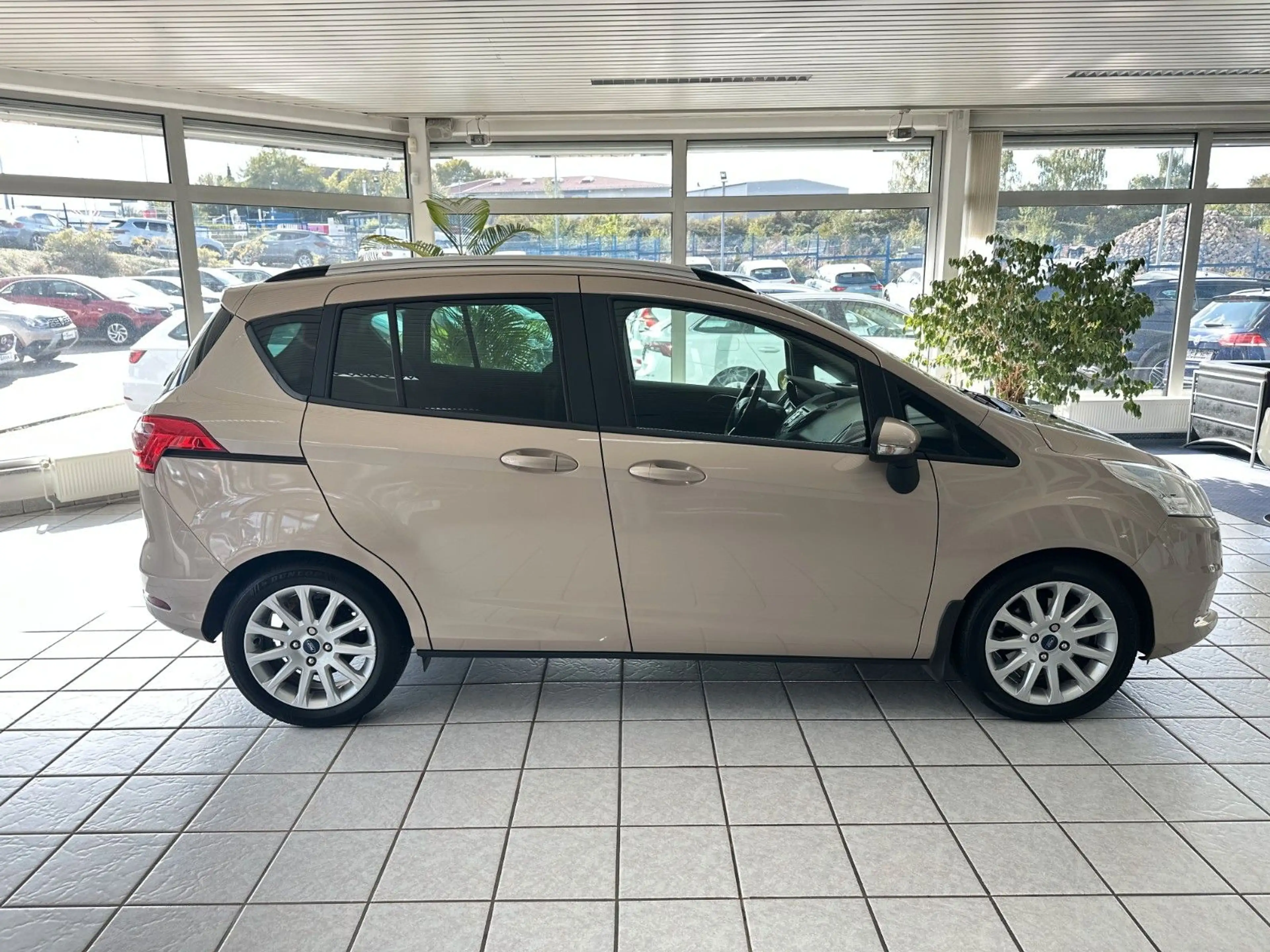 Ford B-Max B-MAX Sync Edition*SHZ*PDC*Zahnriemen-Neu* — photo 4