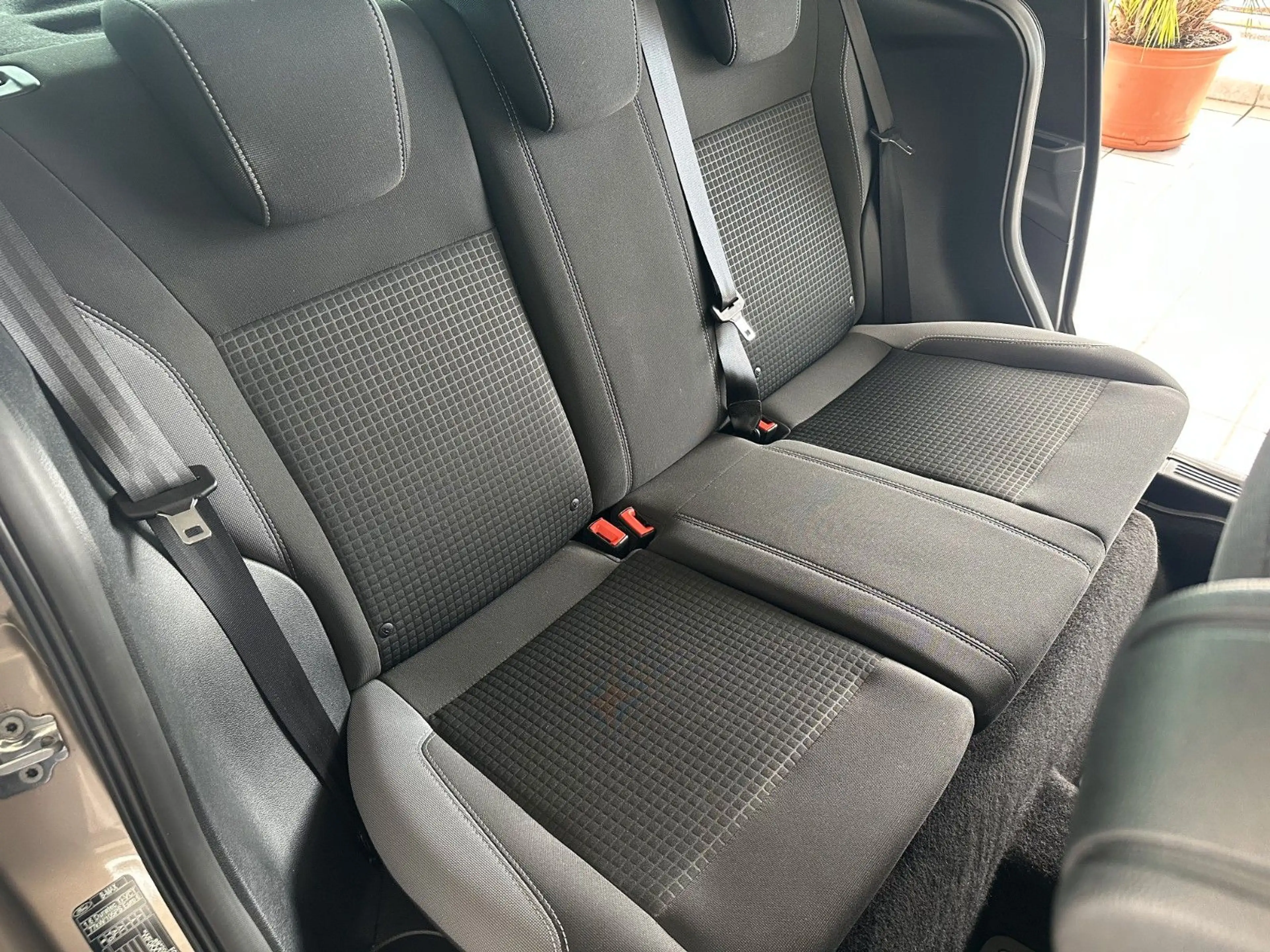 Ford B-Max B-MAX Sync Edition*SHZ*PDC*Zahnriemen-Neu* — photo 13