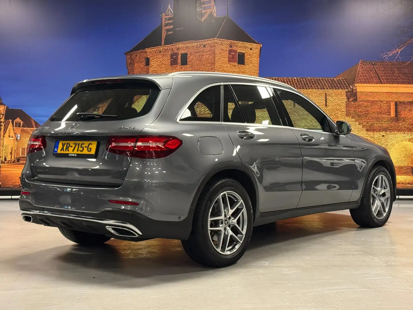 Mercedes-Benz GLC 250 D AMG 4Matic Aut Panodak 43dkm Grijs - 2