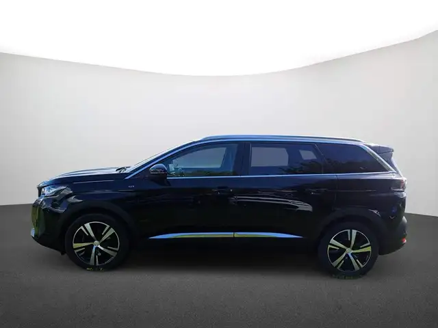 Peugeot 5008 view 4