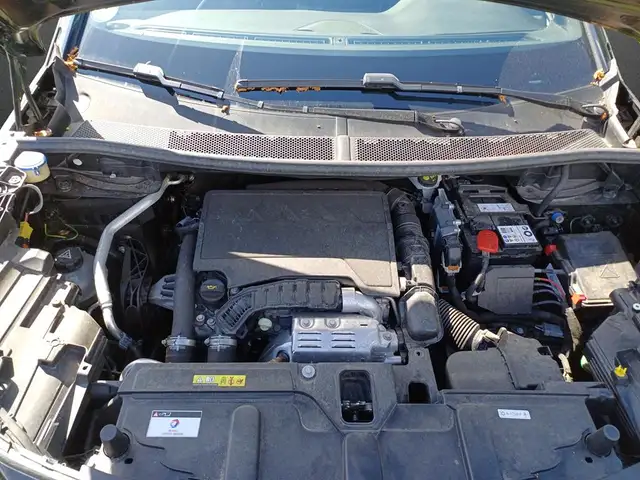 Peugeot 5008 view 5
