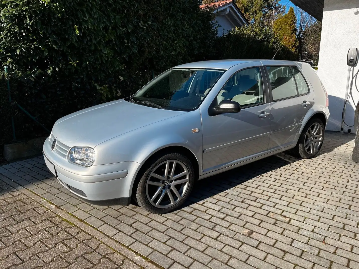 Volkswagen Golf 1.4 Comfortline Plateado - 2