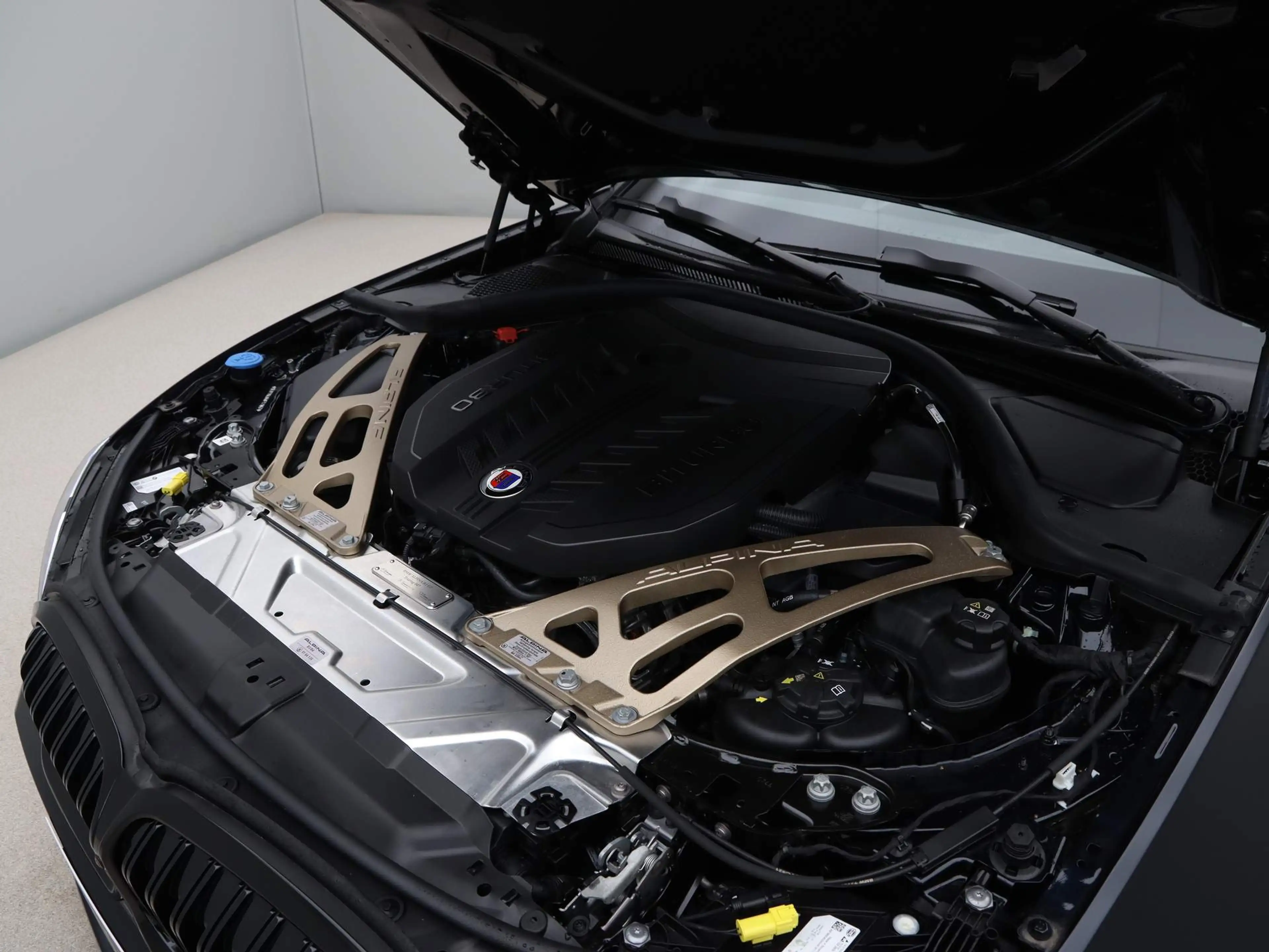 Alpina B3 GT Touring SWITCH-TRONIC Allrad - Carbon Black — photo 4
