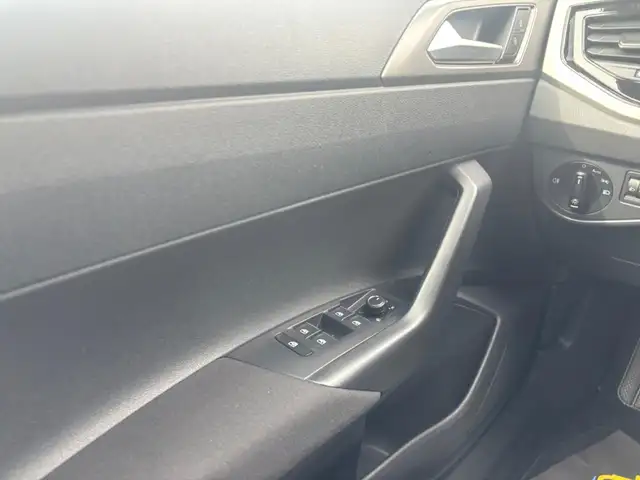 Volkswagen Polo view 4