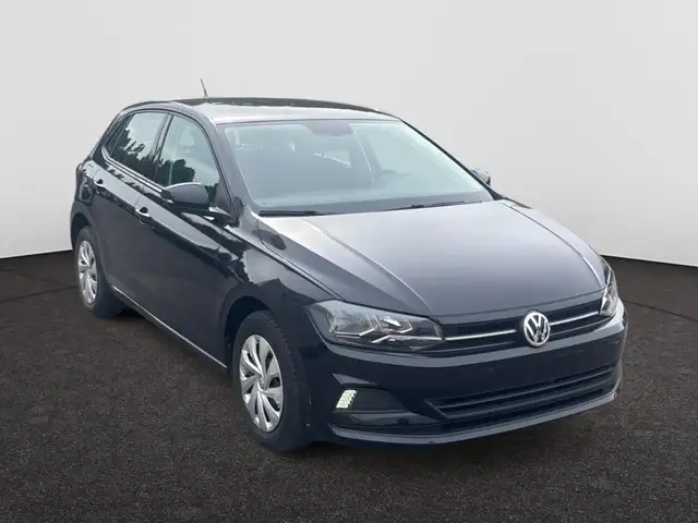 Volkswagen Polo view 5