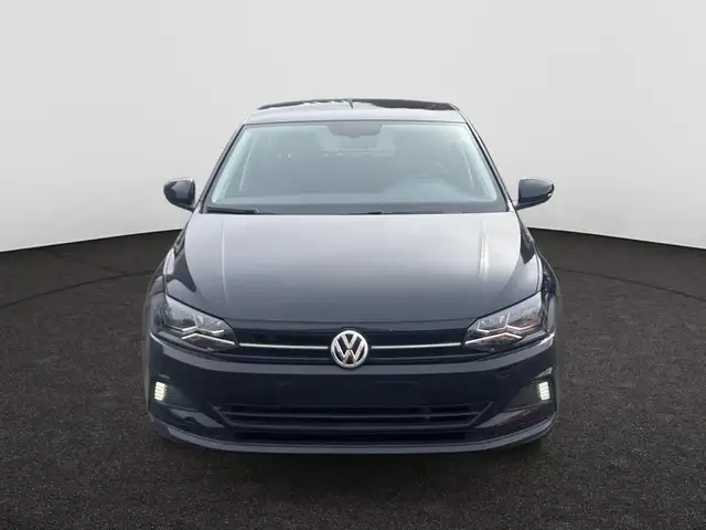 Volkswagen Polo view 3