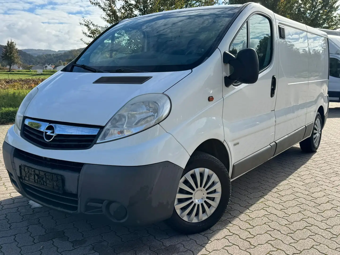 Opel Vivaro Kasten L2H1  Klima   1.Hand Blanc - 2