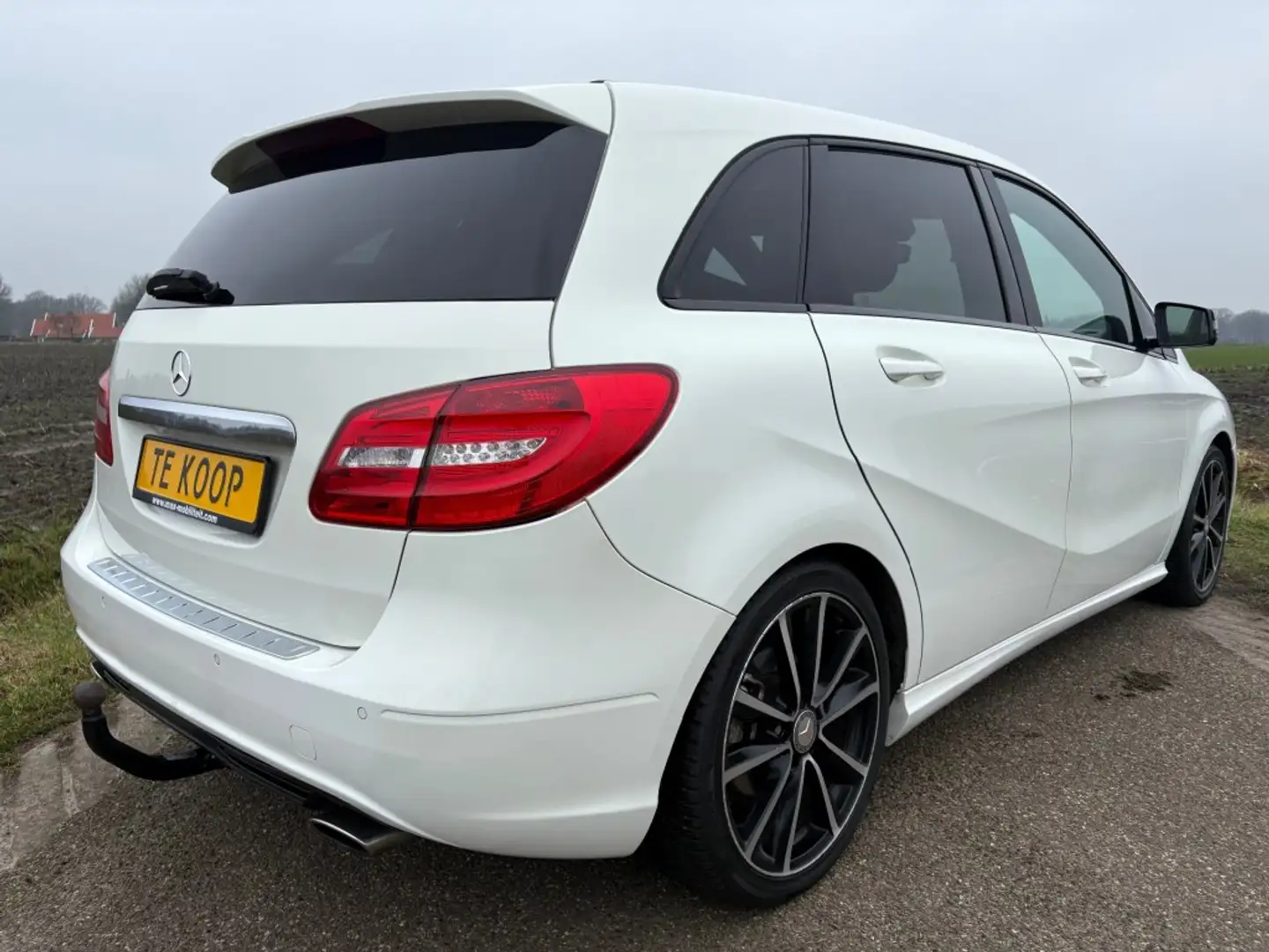 Mercedes-Benz 180 D BLEU EFFICENCY / PANO / LEER / VOLL Blanco - 2