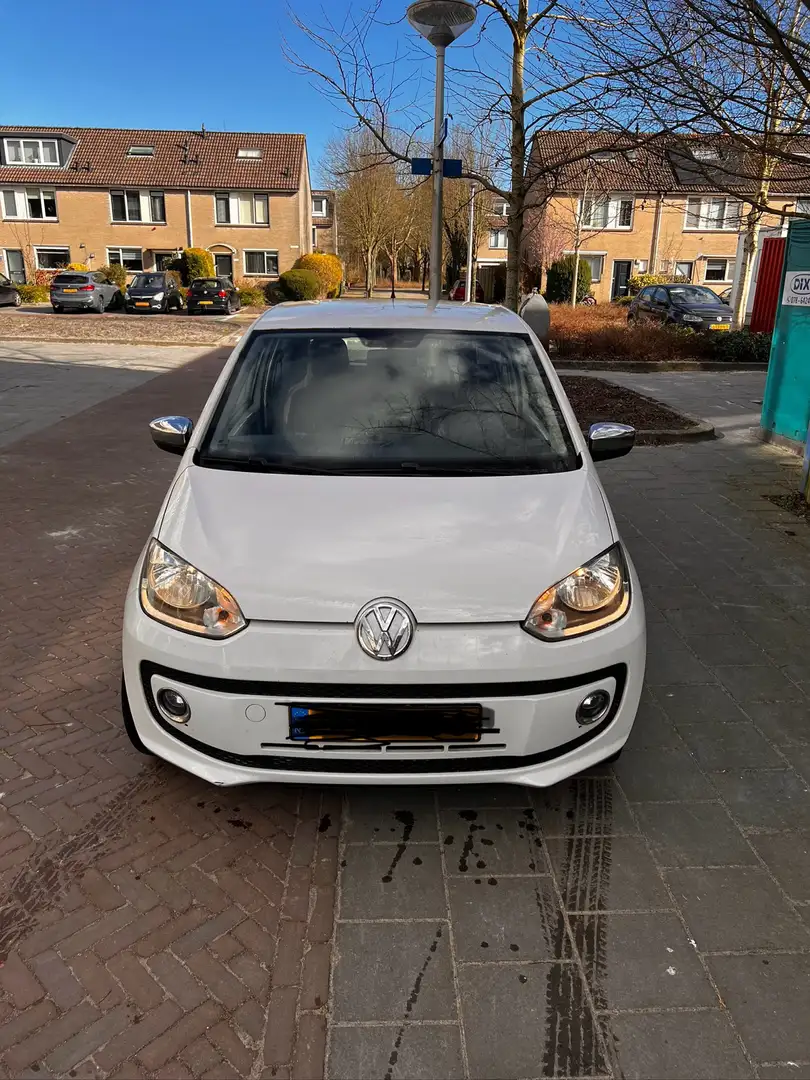 Volkswagen up! white - 1