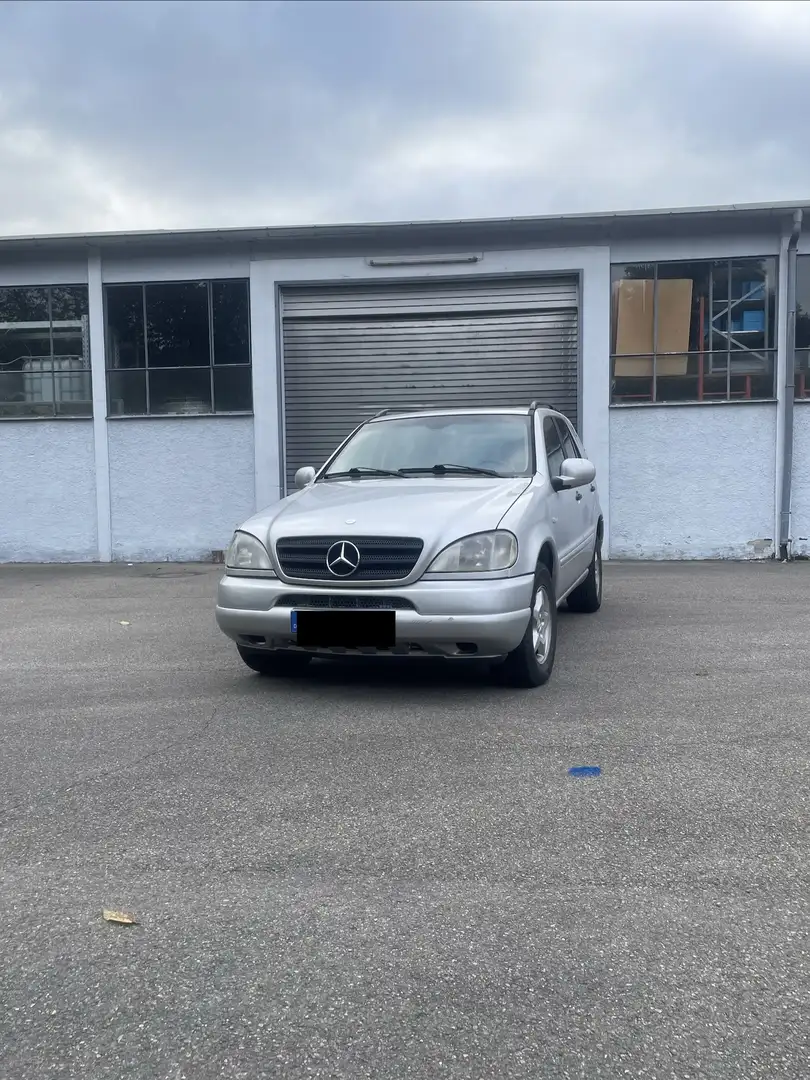 Mercedes-Benz ML 270 ML 270 CDI (163.113) Grau - 1