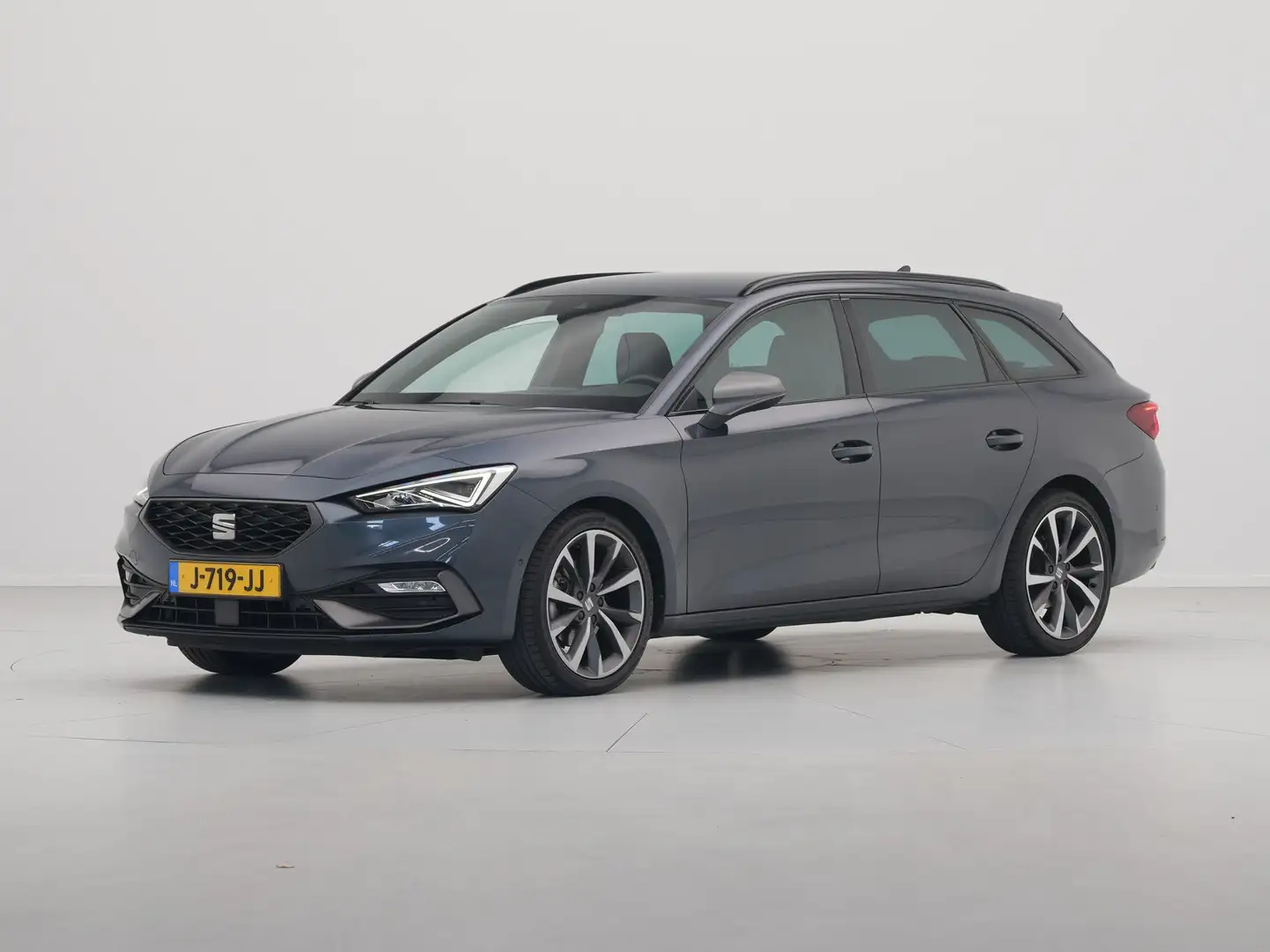 SEAT Leon Sportstourer 1.5 TSI FR Launch Edition Navigatie S Gris - 2