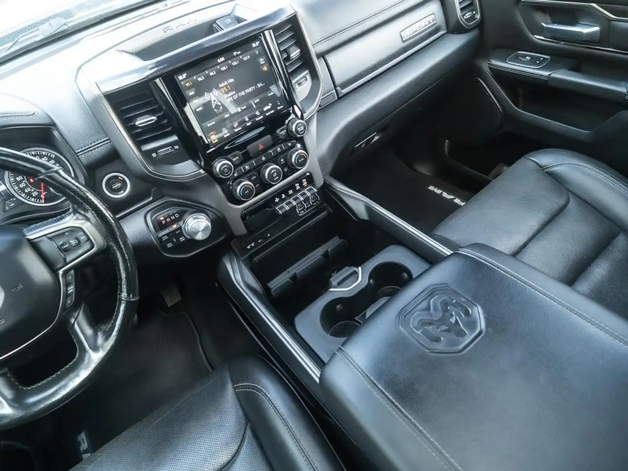 RAM 1500 снимка RAM 1500
