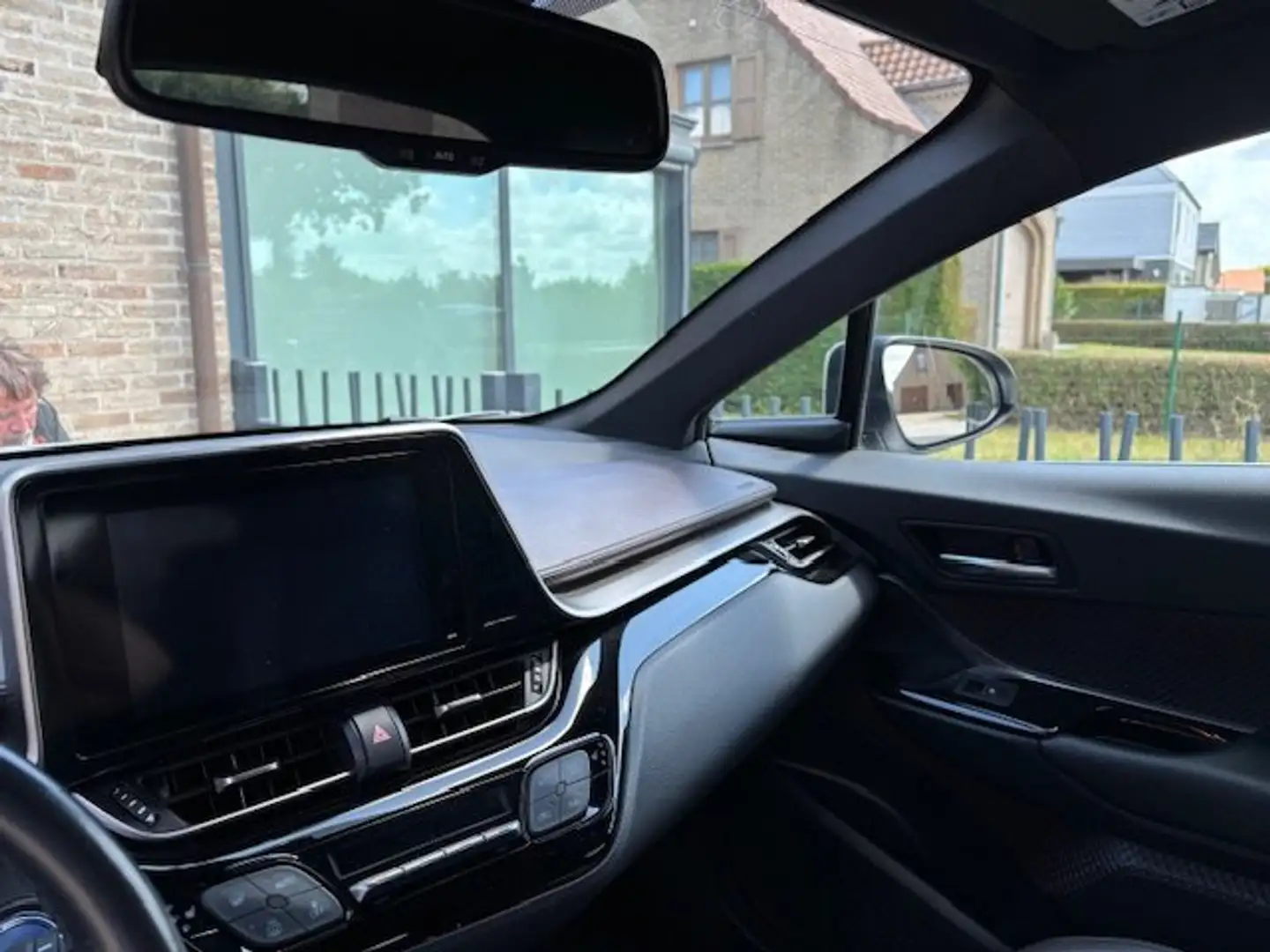 Toyota C-HR C-HR Hybrid Lounge Zilver - 2