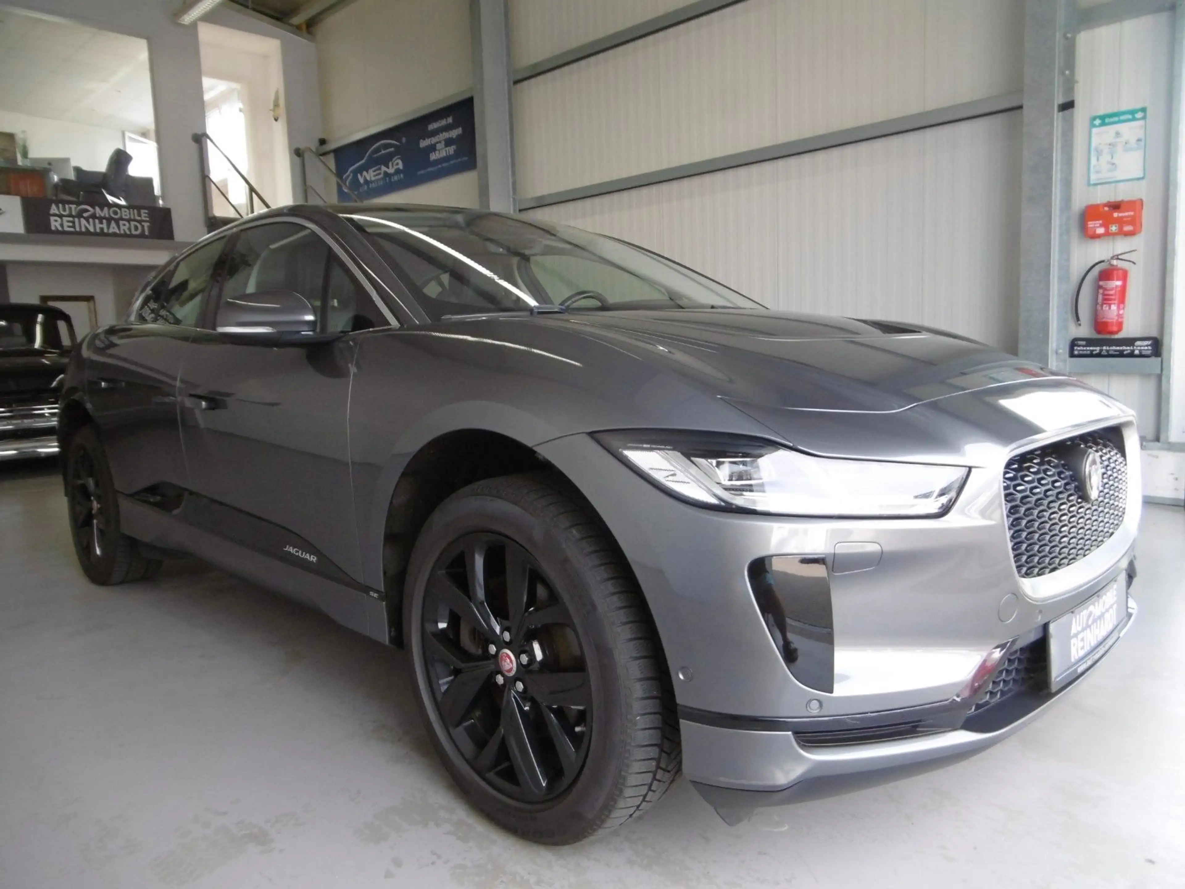 Jaguar I-Pace EV 400 SE — photo 3