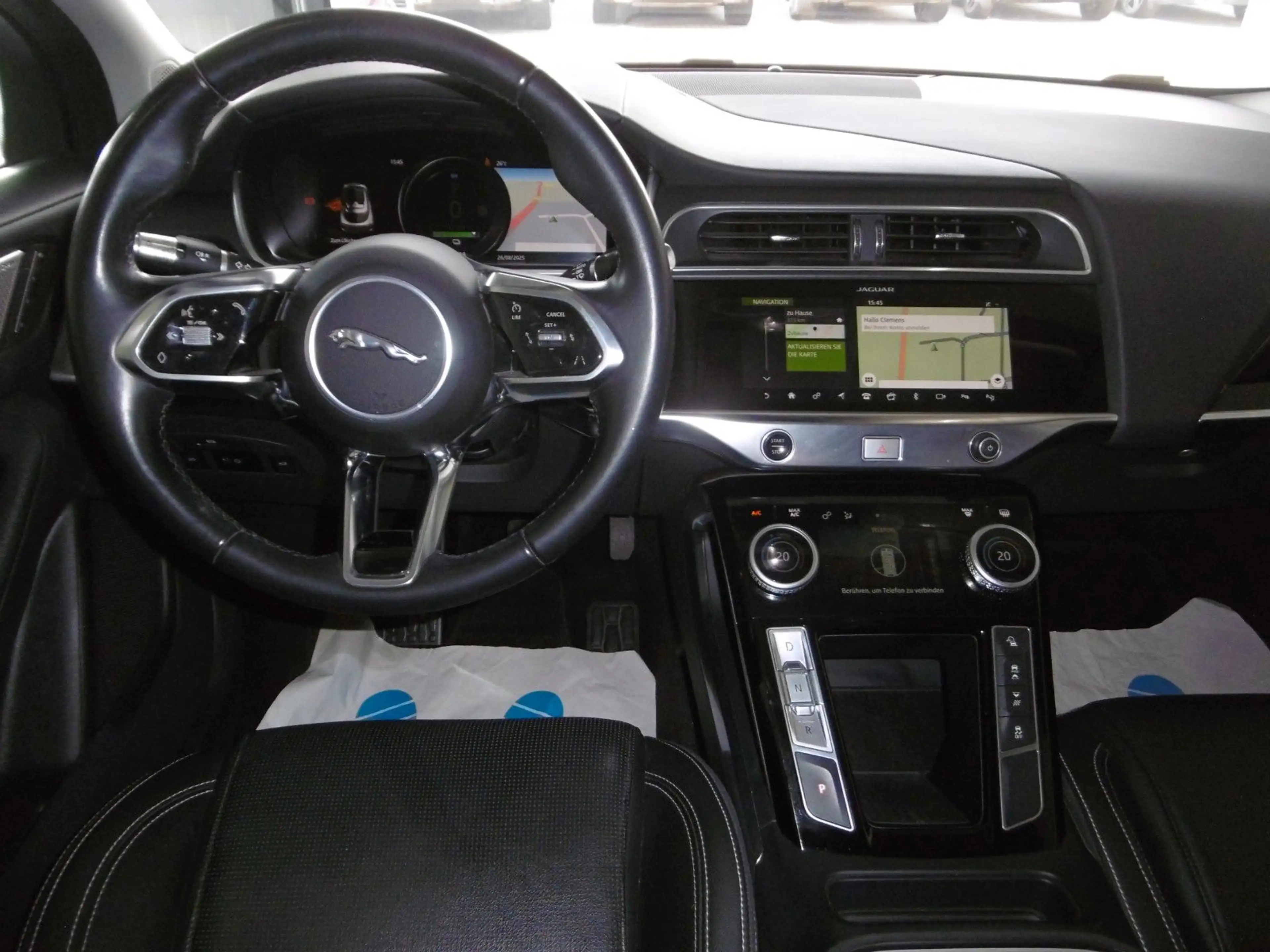 Jaguar I-Pace EV 400 SE — photo 15