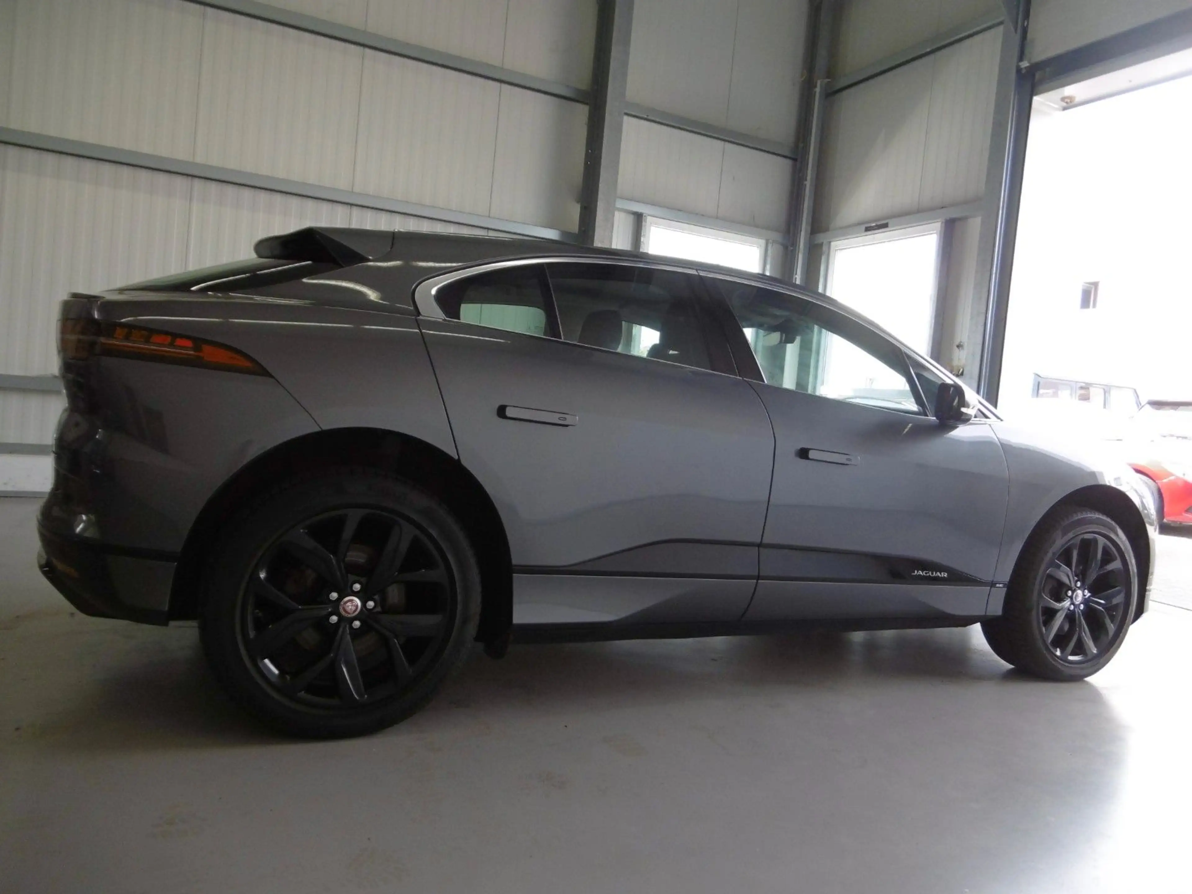 Jaguar I-Pace EV 400 SE — photo 8