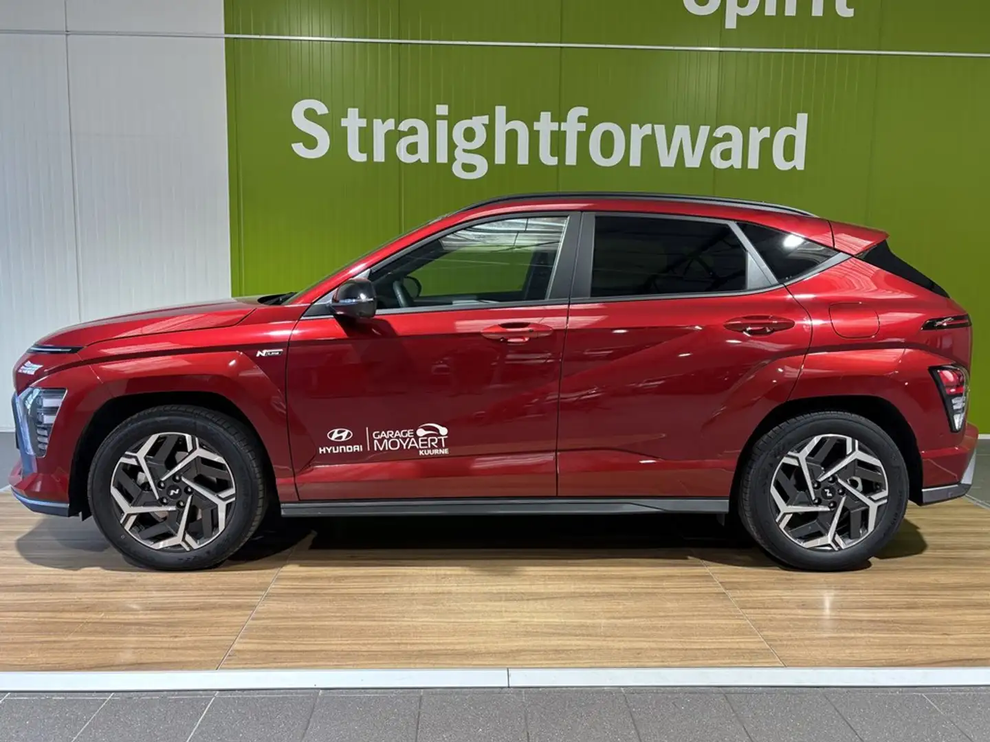 Hyundai KONA 1,6 T-GDi HEV Shine N-Line Sensation Червоний - 2