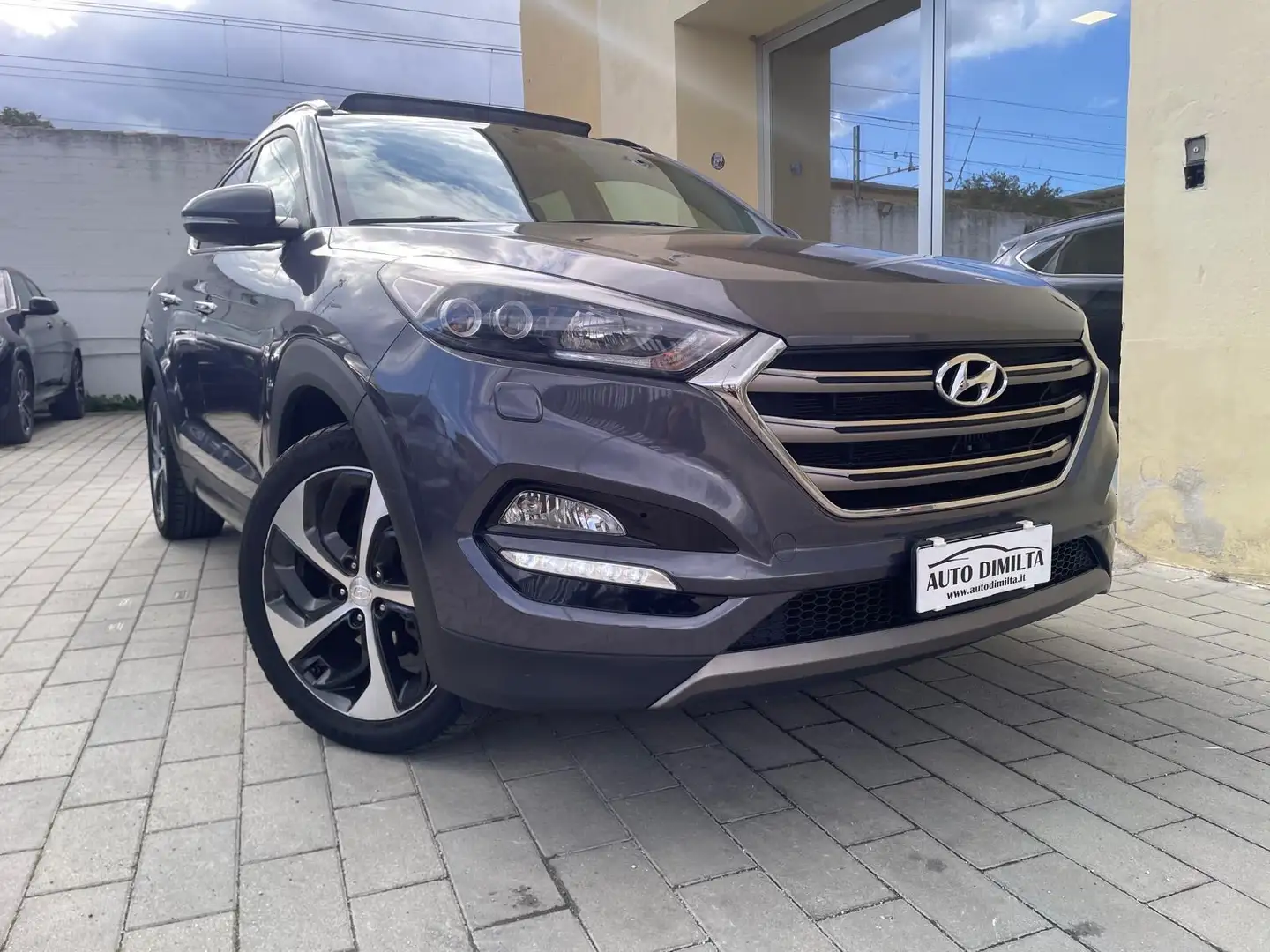 Hyundai TUCSON Tucson II 2016 2.0 crdi Xpossible 4wd 136cv Grau - 1