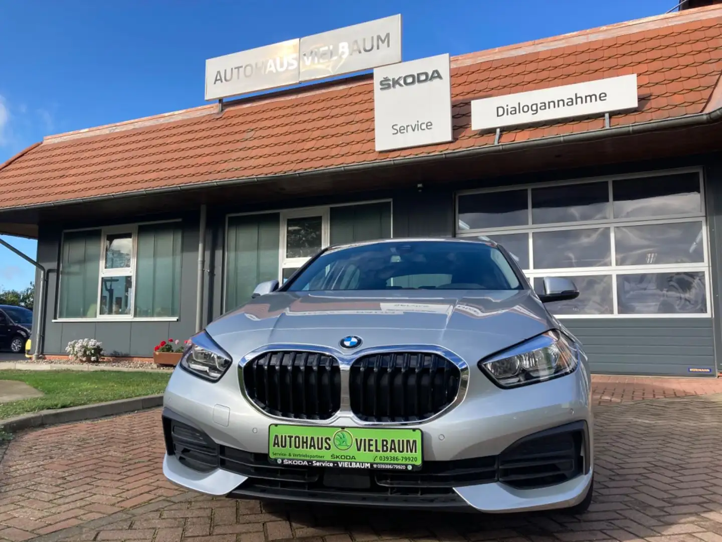 BMW 118 Baureihe 1 Lim. 118 i Advantage Stříbrná - 2