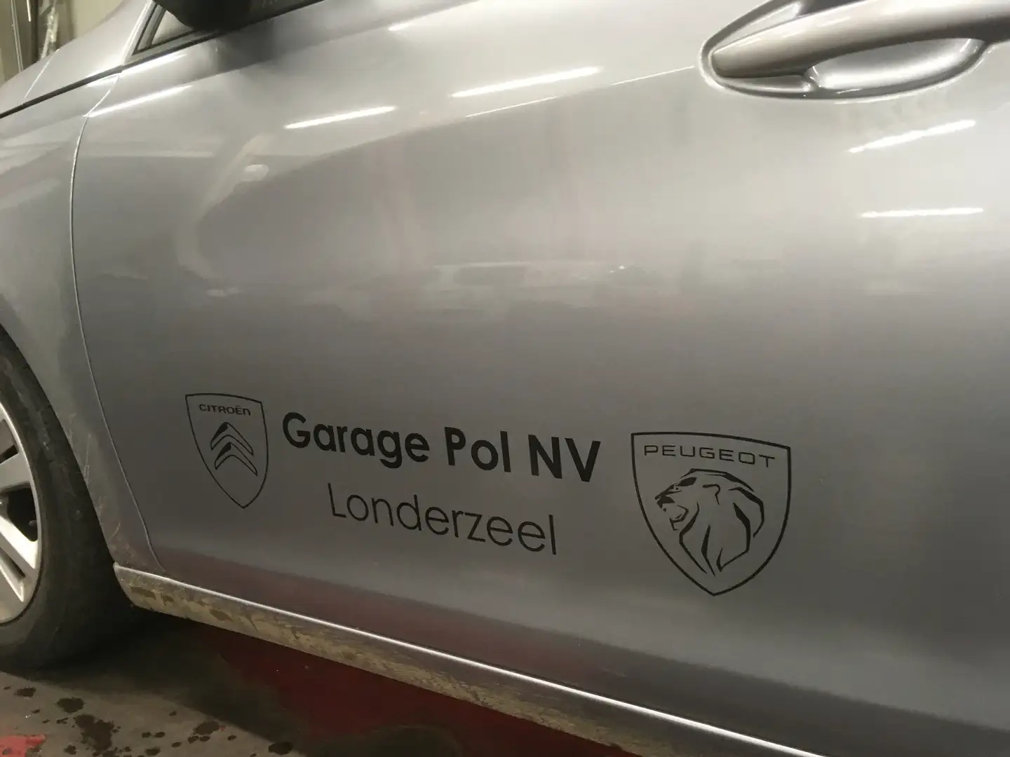 Peugeot 308 1.6 BlueHDi SW AUTOMAAT Gris - 1