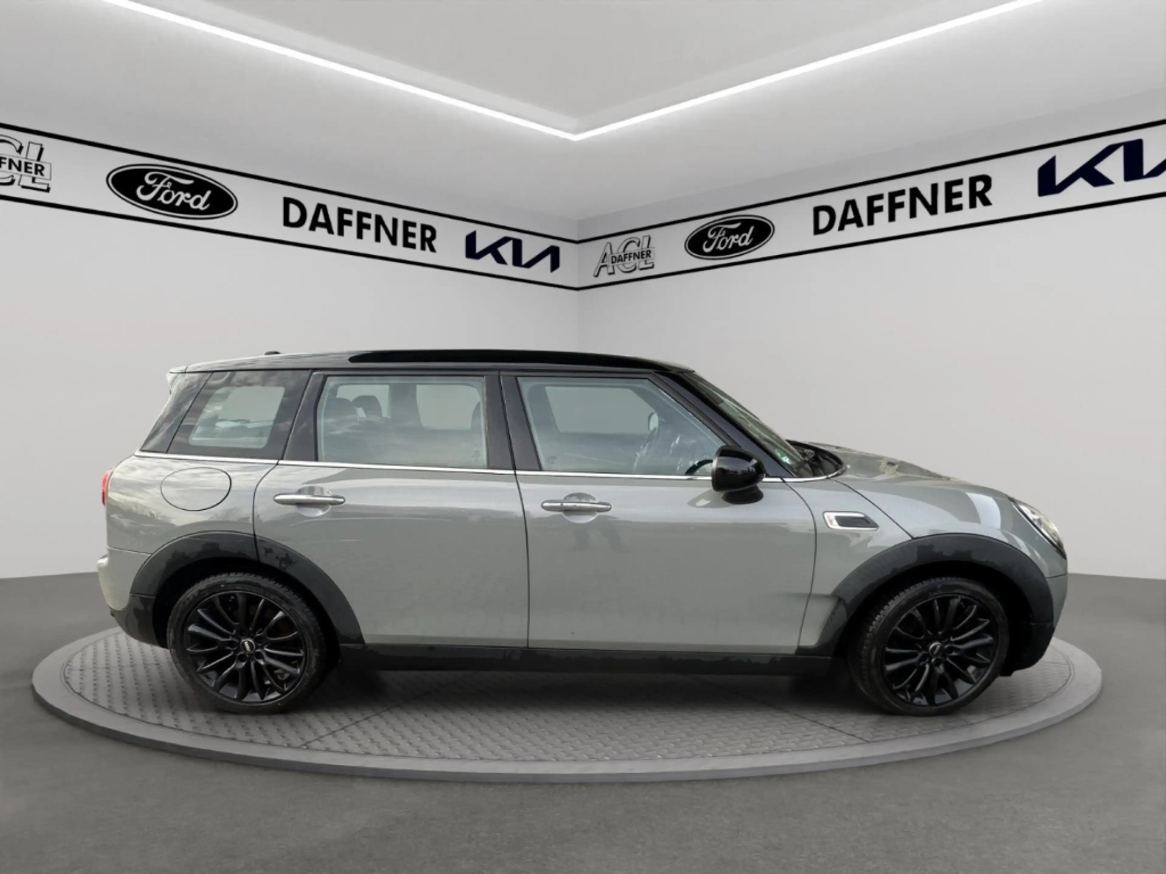 MINI Cooper Clubman 1,5 Chili Panorama LED PDC SHZ — photo 5