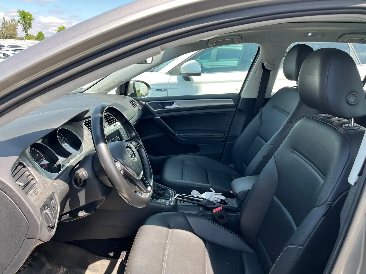 Volkswagen Golf photo Volkswagen Golf
