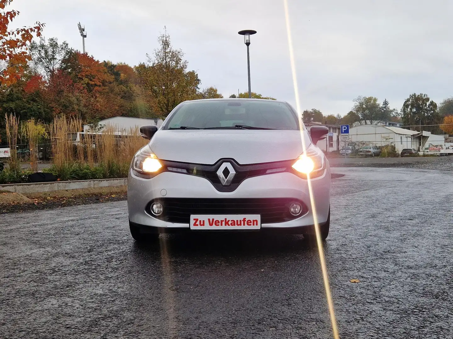 Renault Clio Luxe/Navi/Kamera/PDC/77000km/Klima/Alu/ab 6,99 %/ Silber - 2