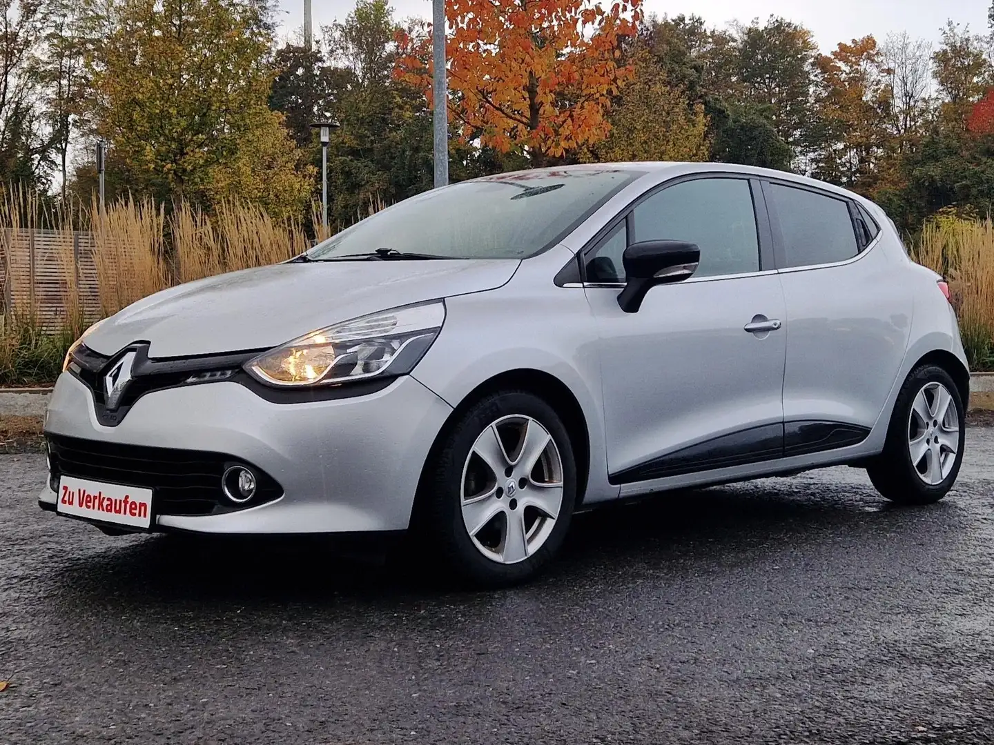Renault Clio Luxe/Navi/Kamera/PDC/77000km/Klima/Alu/ab 6,99 %/ Silber - 1