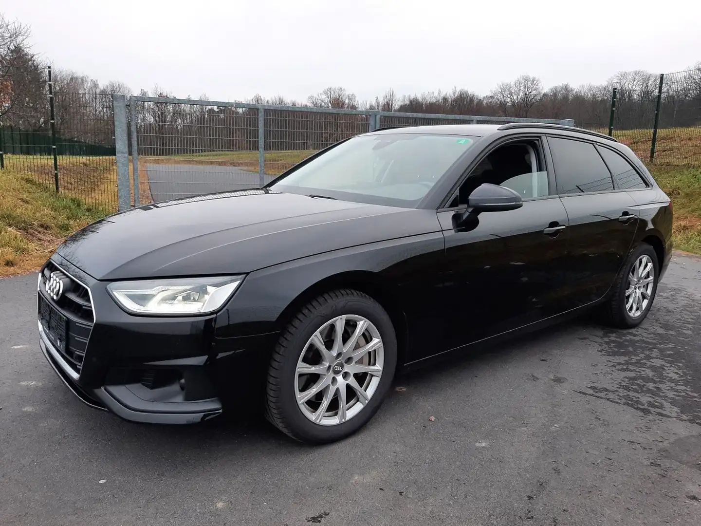 Audi A4 Avant 45 TFSI S tronic quattro,LED,1.Hand Schwarz - 1