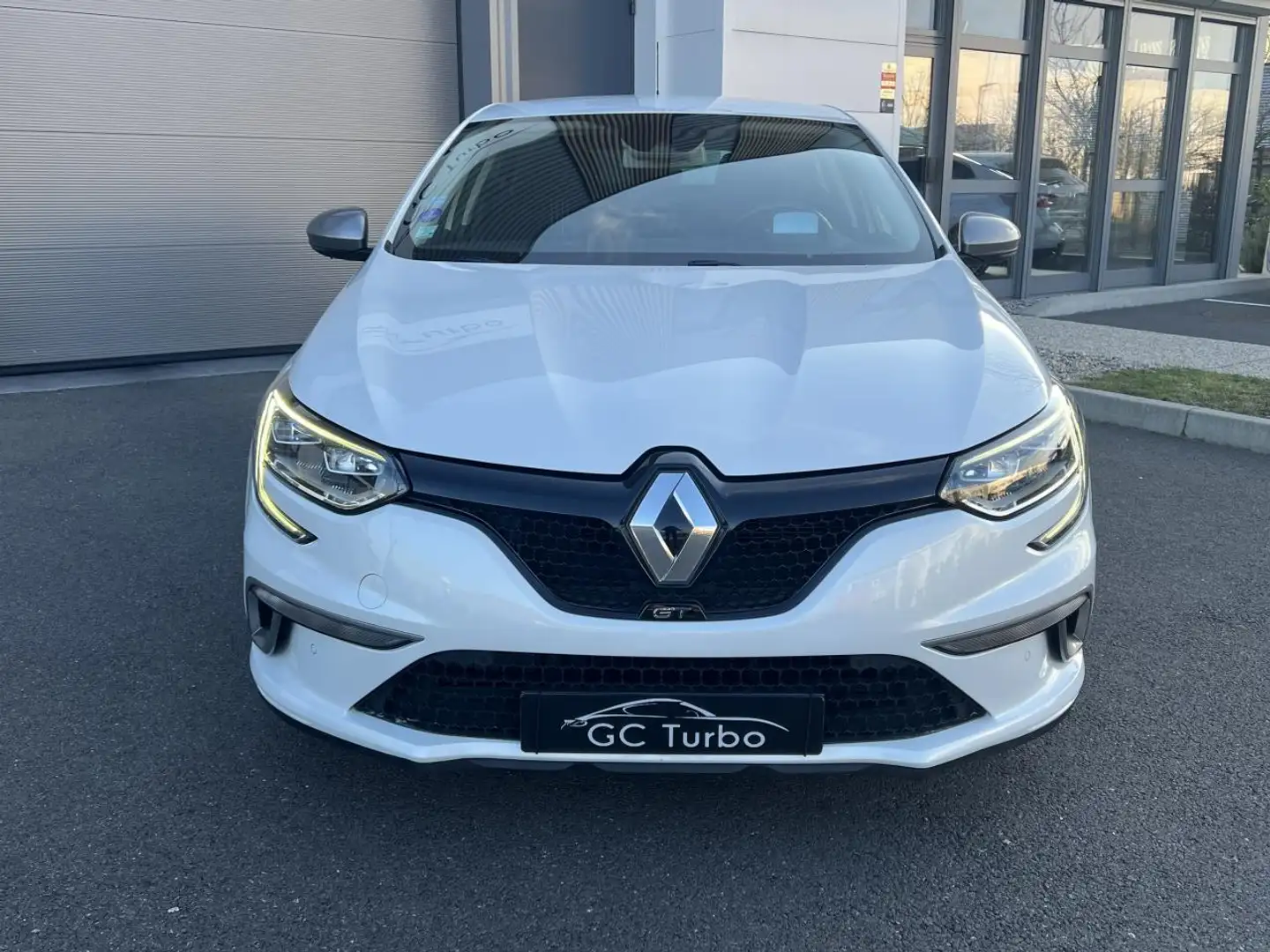 Renault Megane Mégane IV GT 1.6 Energy TCe - 205 - BV EDC Weiß - 2