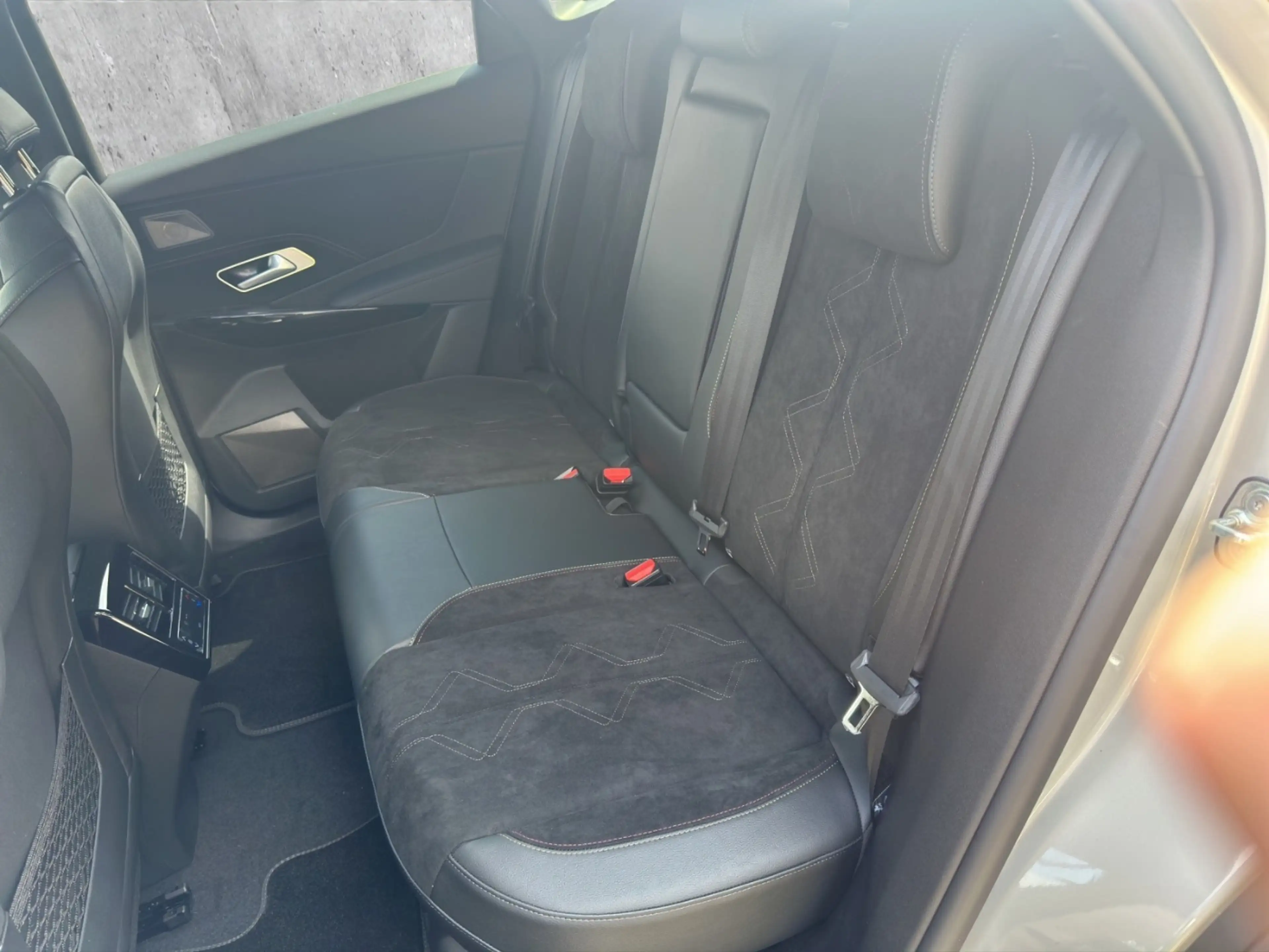 DS Automobiles DS 7 1.5 BlueHDi 130 FAP Pallas Kam.+LED+SHZ+PDC — photo 11