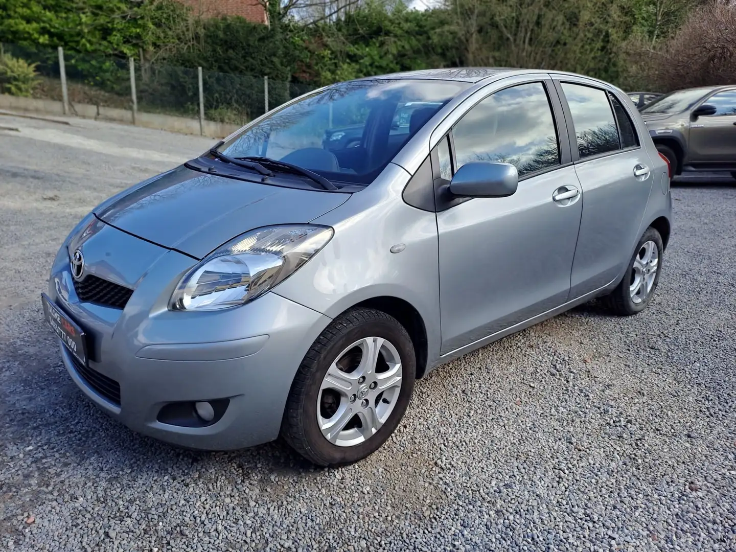 Toyota Yaris 1.0i VVT-i Eco pret a immatriculer Gris - 2