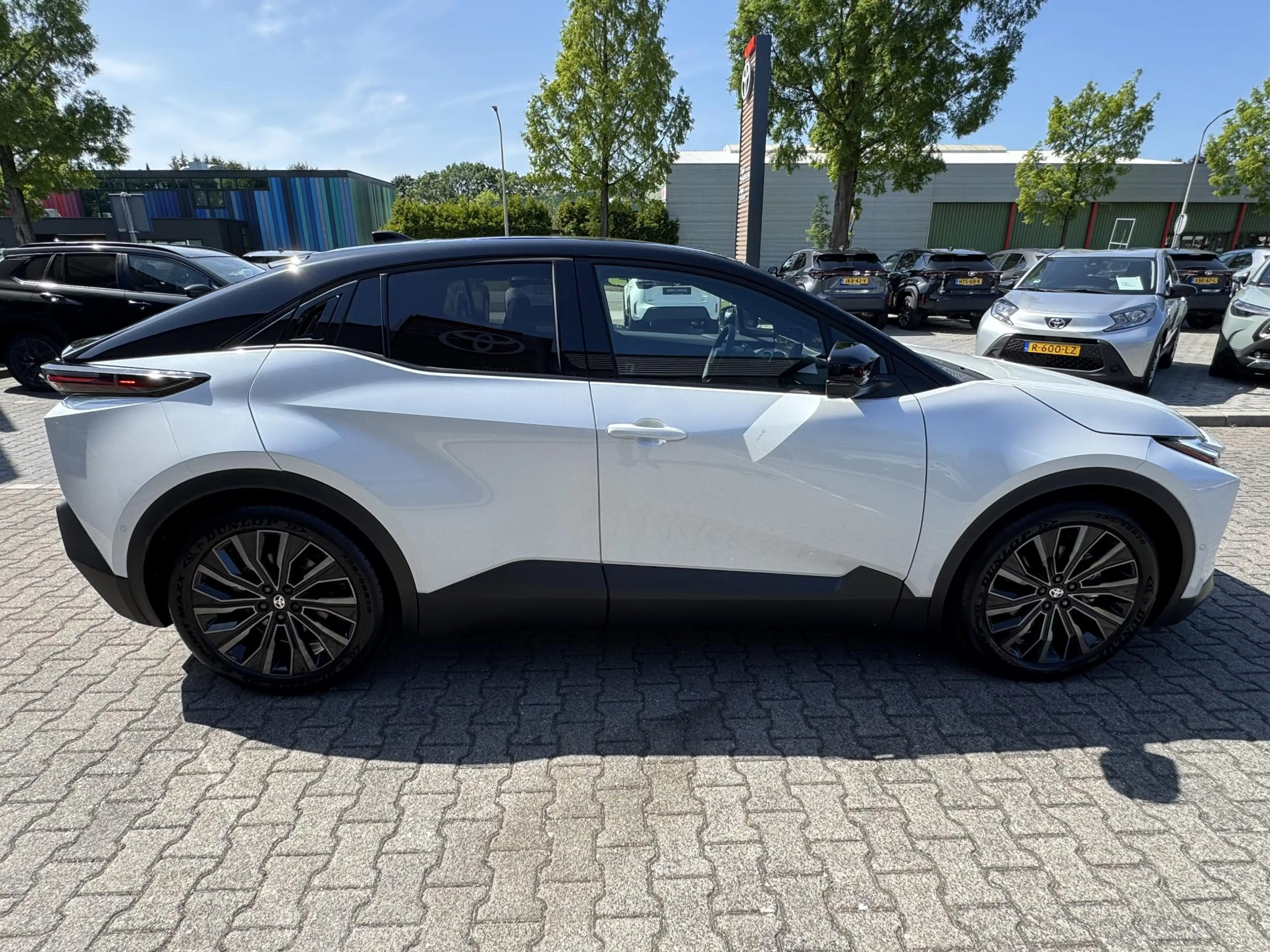 Toyota C-HR+ EXECUTIVE AWD 77 kWh NIEUW & DIRECT LEVERBAAR!! PR — photo 4