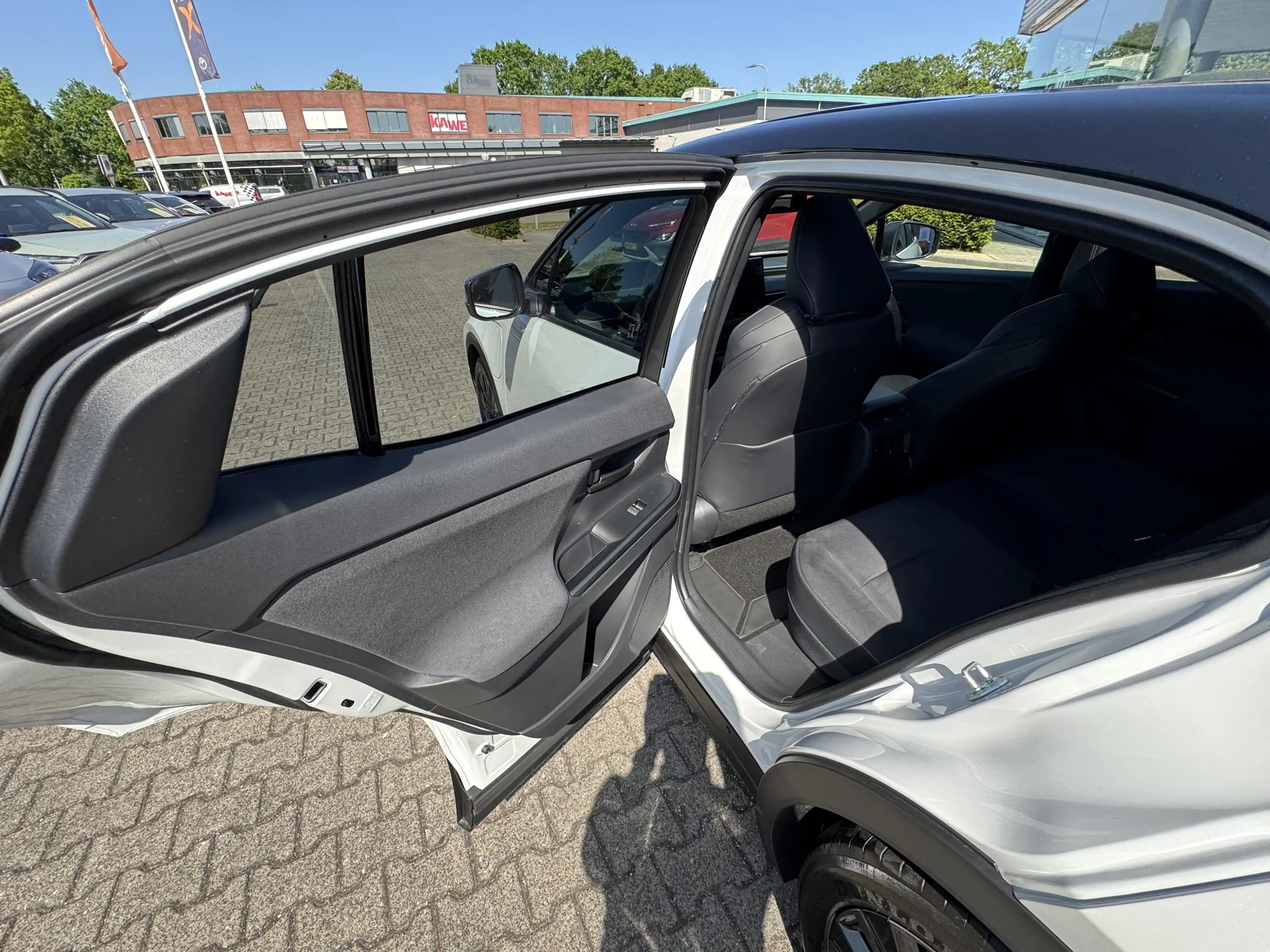 Toyota C-HR+ EXECUTIVE AWD 77 kWh NIEUW & DIRECT LEVERBAAR!! PR — photo 17
