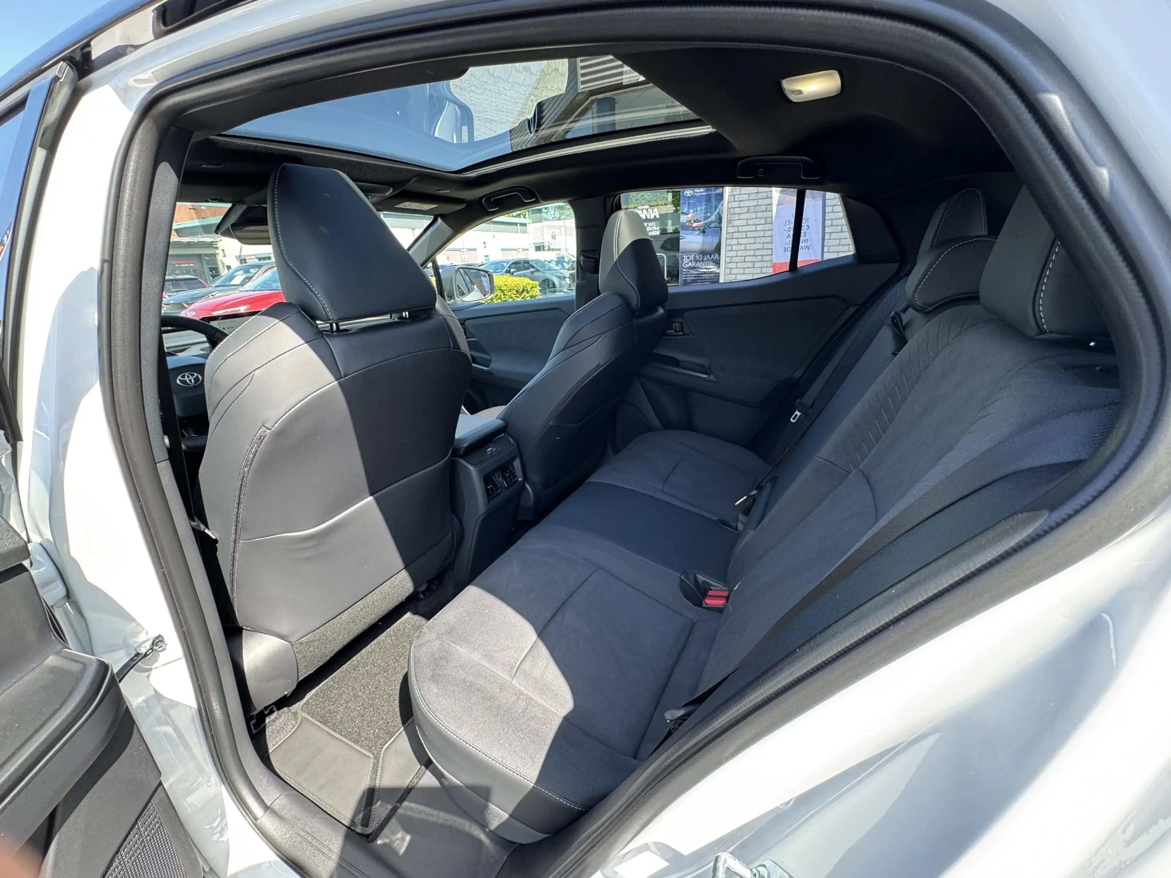 Toyota C-HR+ EXECUTIVE AWD 77 kWh NIEUW & DIRECT LEVERBAAR!! PR — photo 13