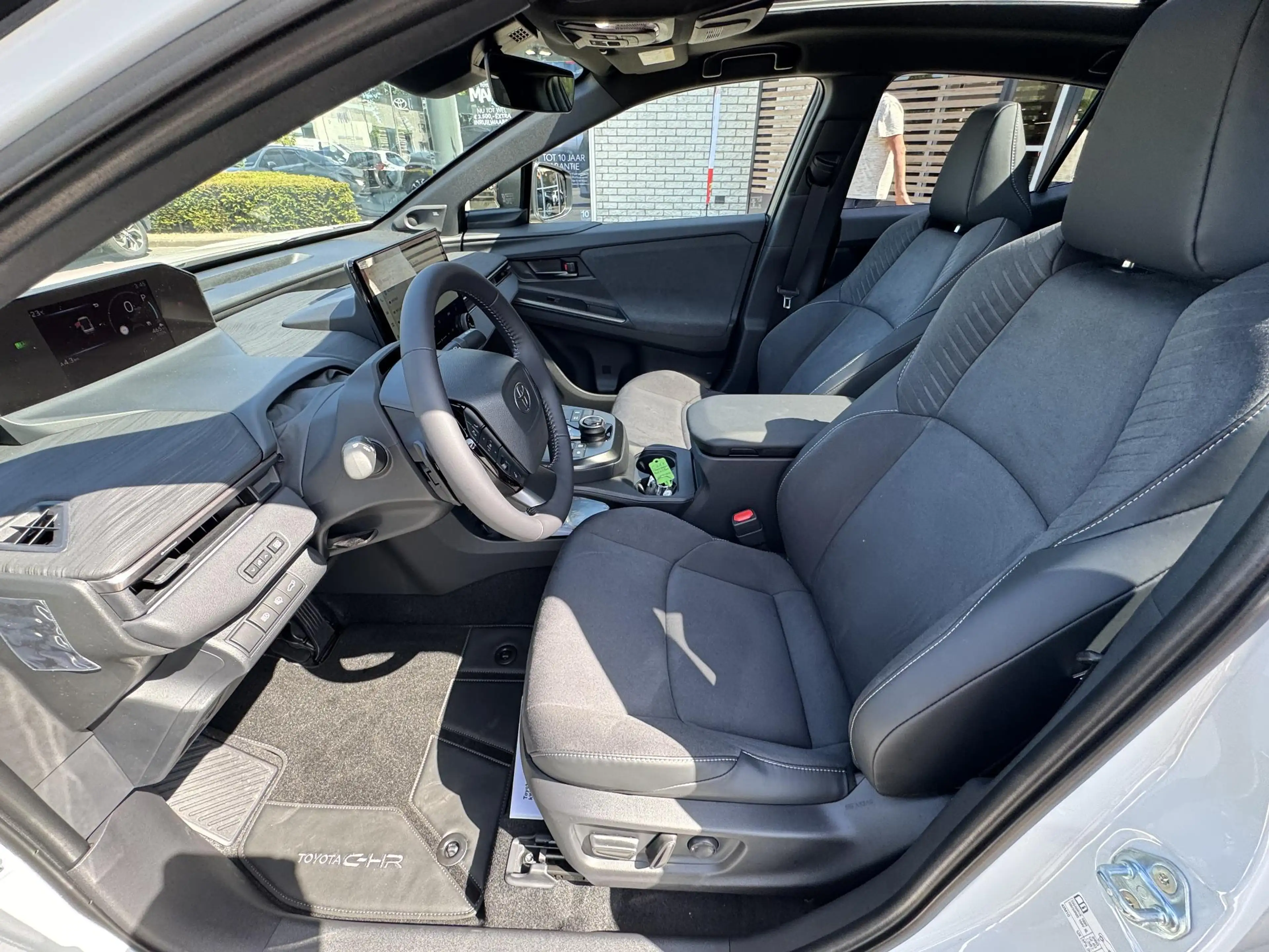 Toyota C-HR+ EXECUTIVE AWD 77 kWh NIEUW & DIRECT LEVERBAAR!! PR — photo 11