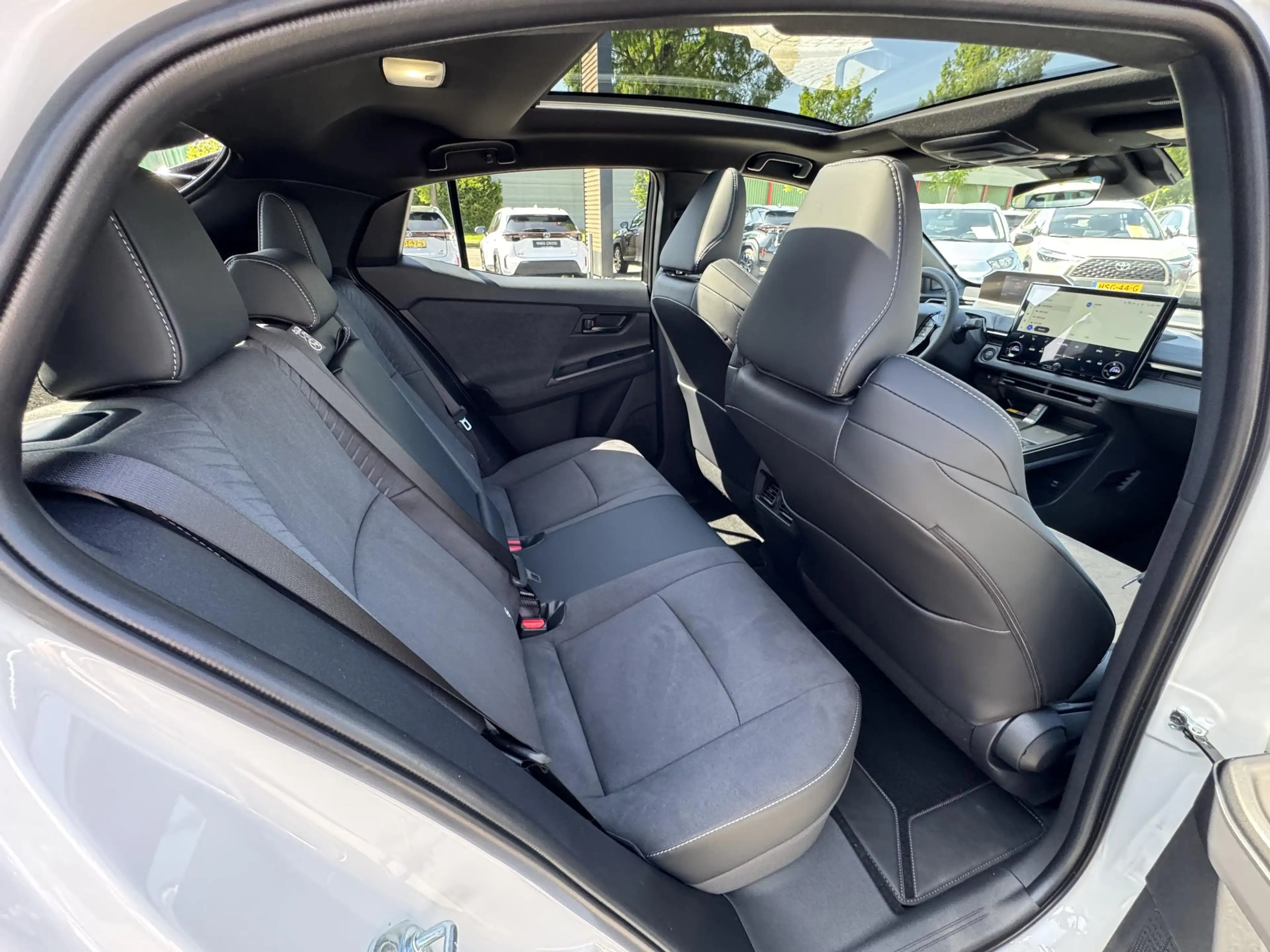 Toyota C-HR+ EXECUTIVE AWD 77 kWh NIEUW & DIRECT LEVERBAAR!! PR — photo 20