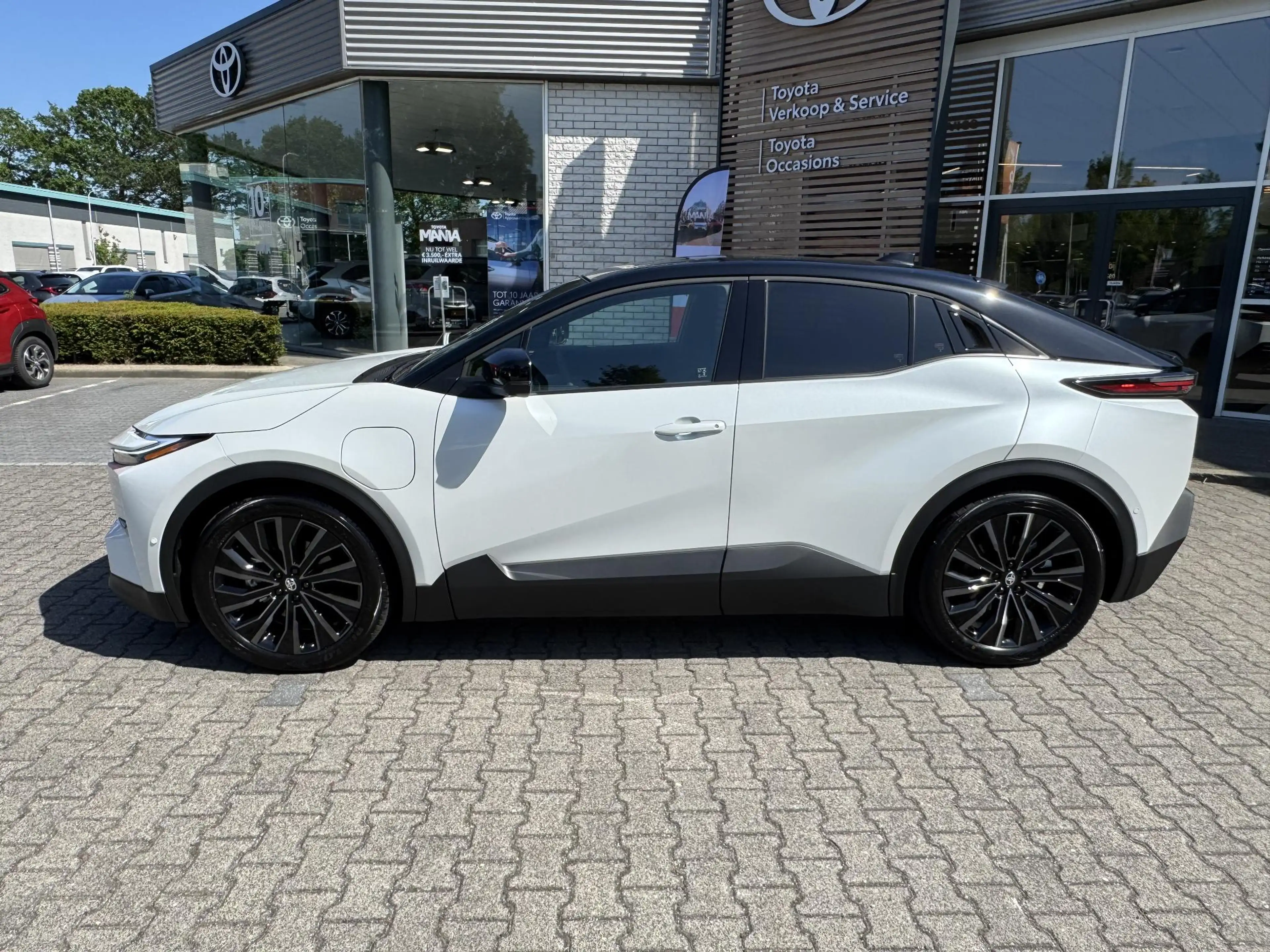 Toyota C-HR+ EXECUTIVE AWD 77 kWh NIEUW & DIRECT LEVERBAAR!! PR — photo 2