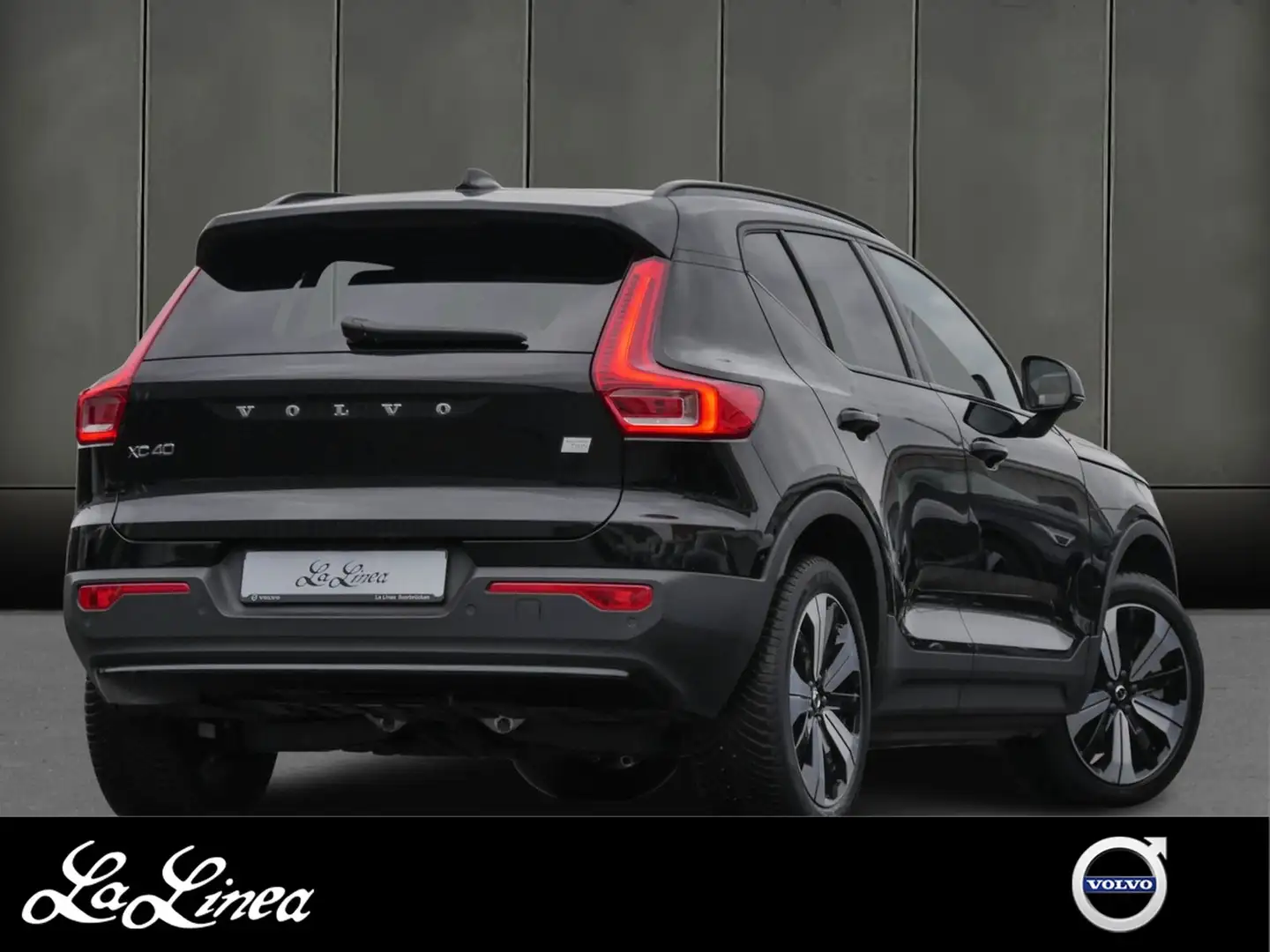 Volvo XC40 Twin Core / AWD / Schwarz - 2
