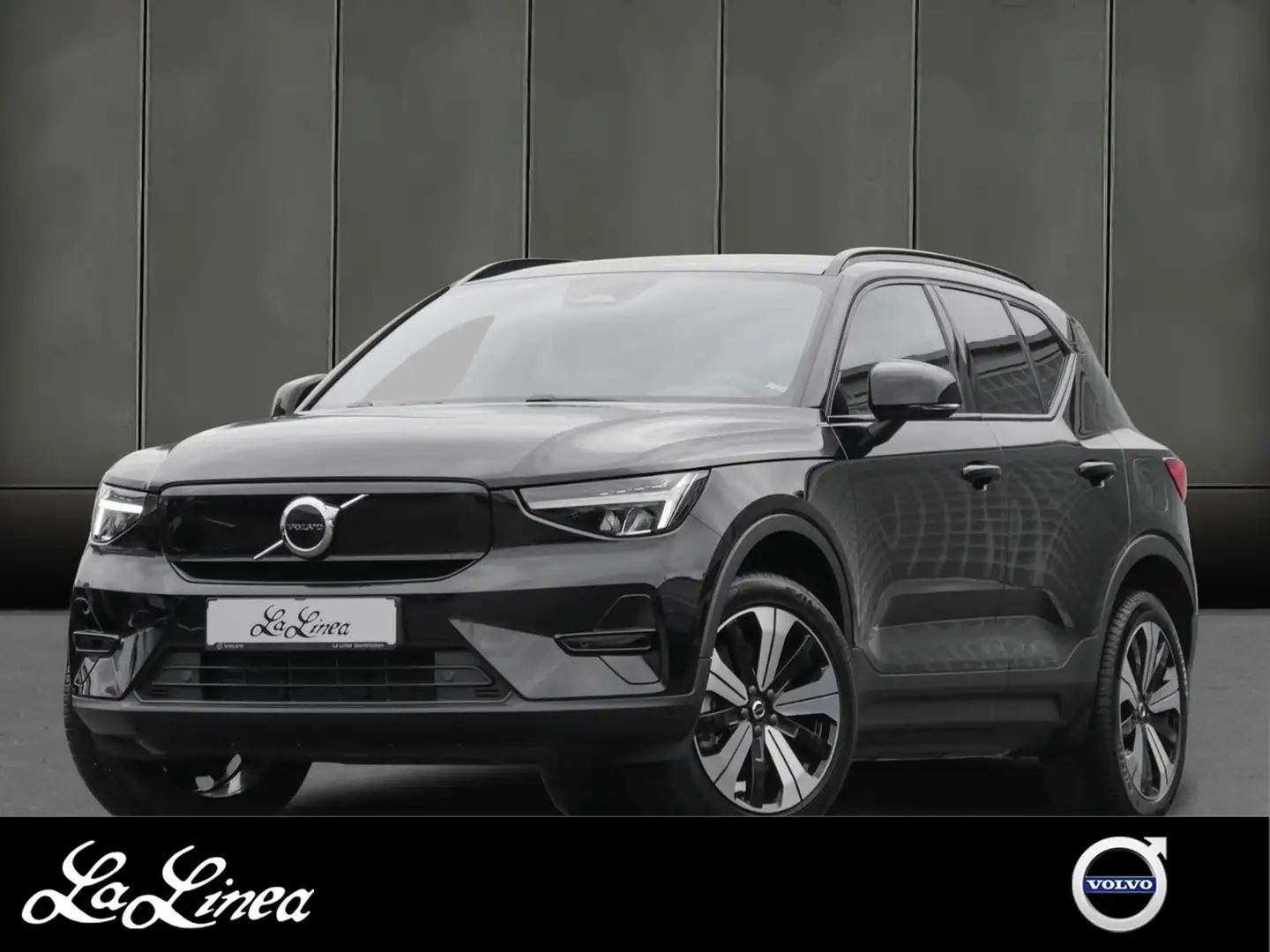 Volvo XC40 Twin Core / AWD / Schwarz - 1